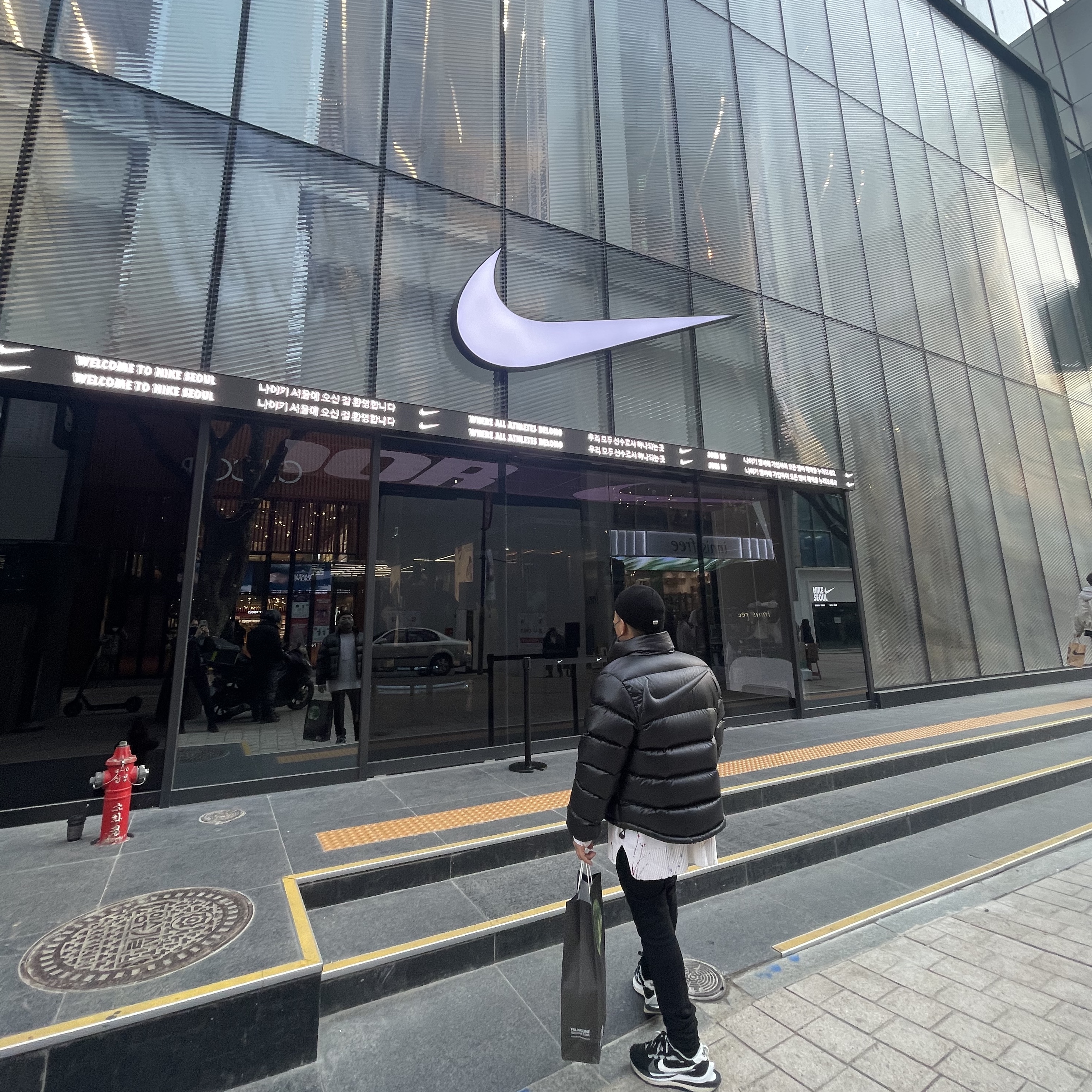 Nike x Drake Nocta Puffer Jacket Black - US/EU, Nike x Sacai VaporWaffle Black White 착용 스타일