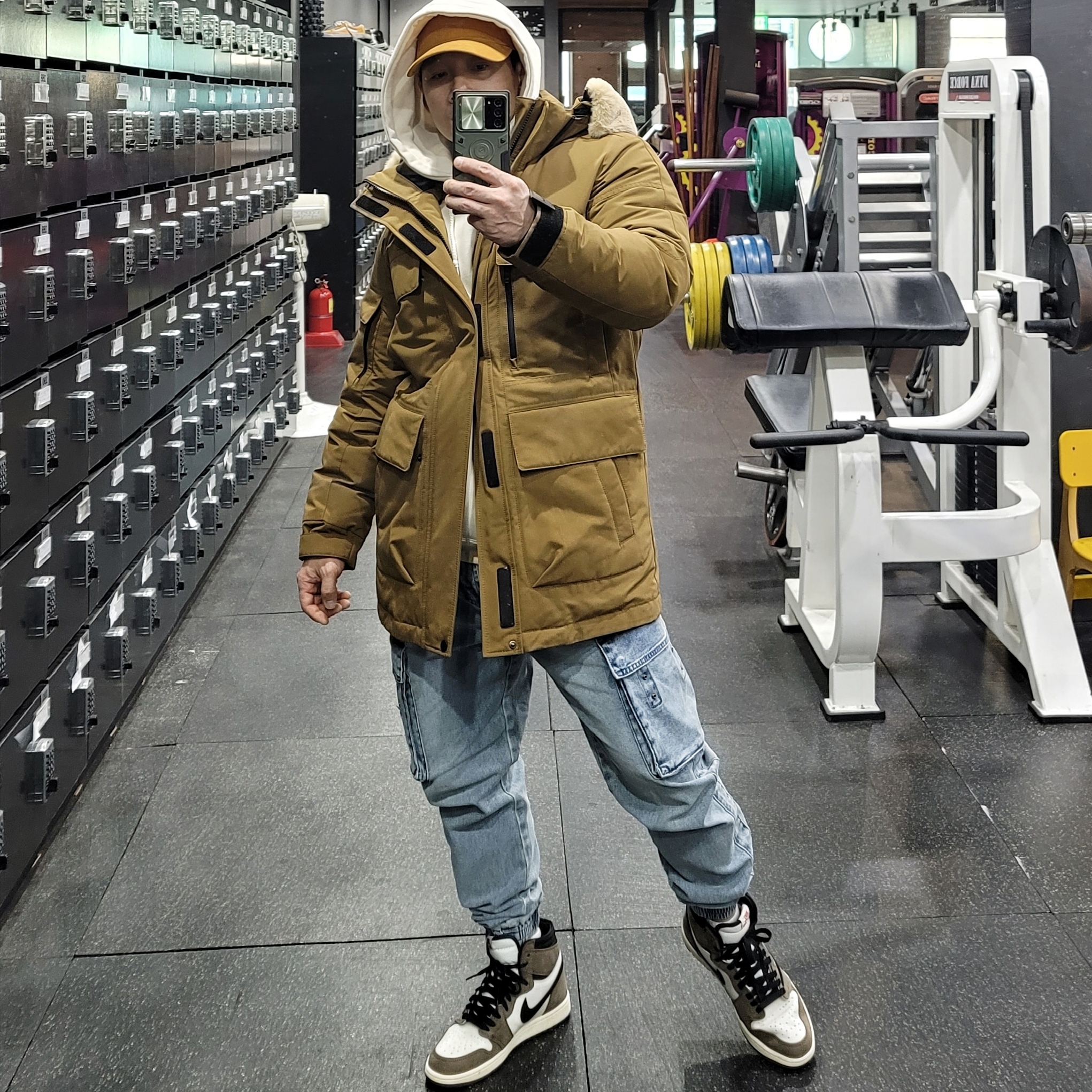Nike SB Heritage 86 Corduroy WSD Cap Chutney, Jordan 1 x Travis Scott Retro High OG SP Mocha 착용 스타일 - 2