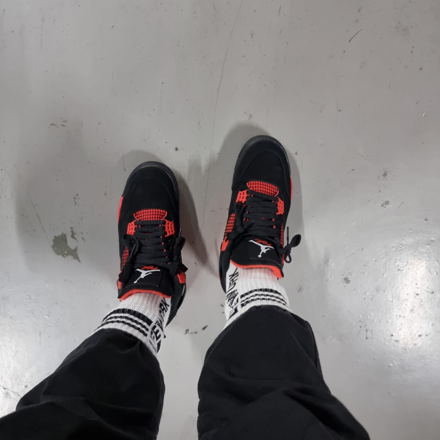 Jordan 4 Retro Crimson 착용 스타일