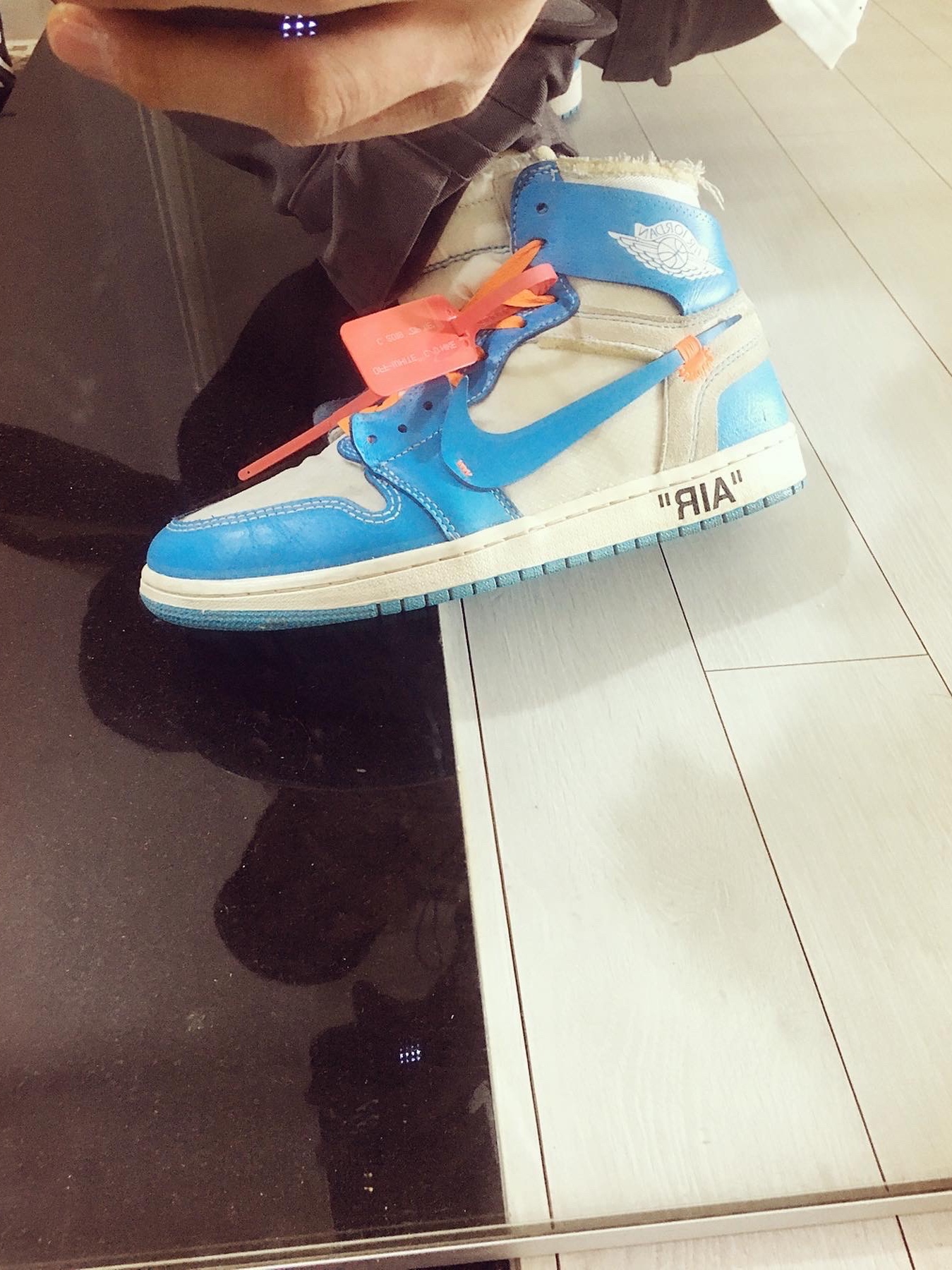 Jordan 1 x Off-White Retro High University Blue, Supreme x The North Face Cargo Jacket Gold - 20SS 착용 스타일 - 5