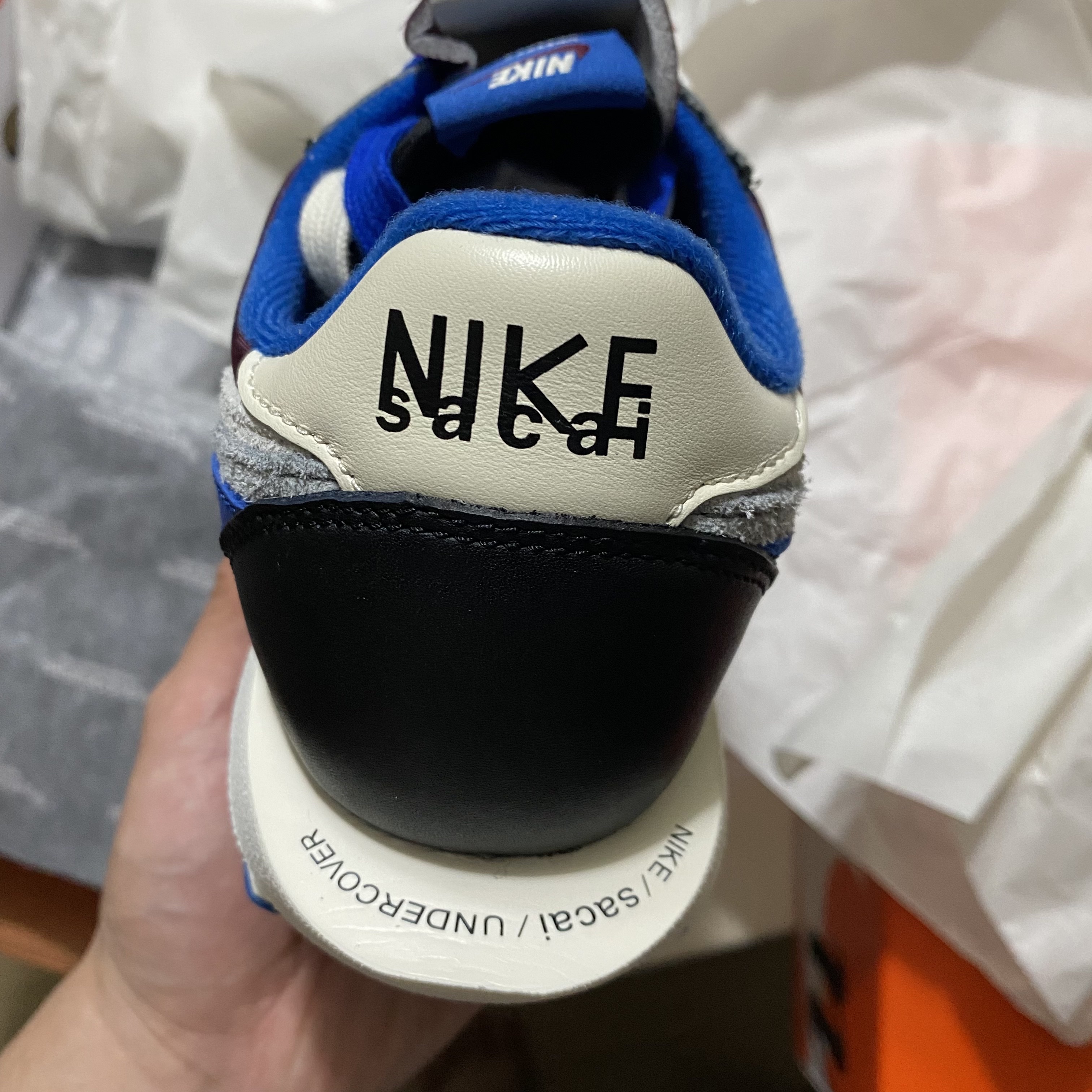 Nike x Sacai x Undercover LDWaffle Night Maroon Team Royal 착용 스타일 - 2