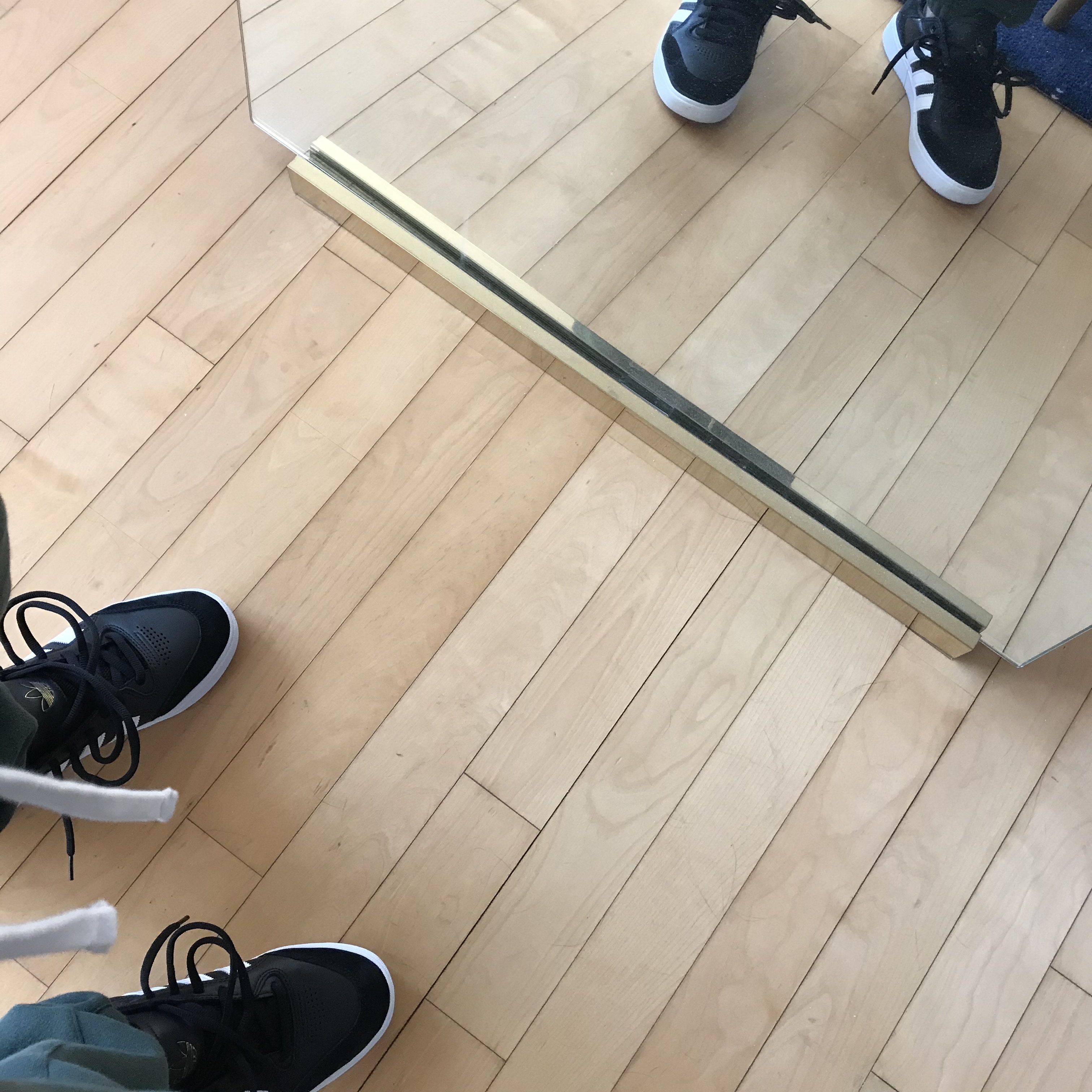 Adidas Tyshawn Low Collegiate Green 착용 스타일