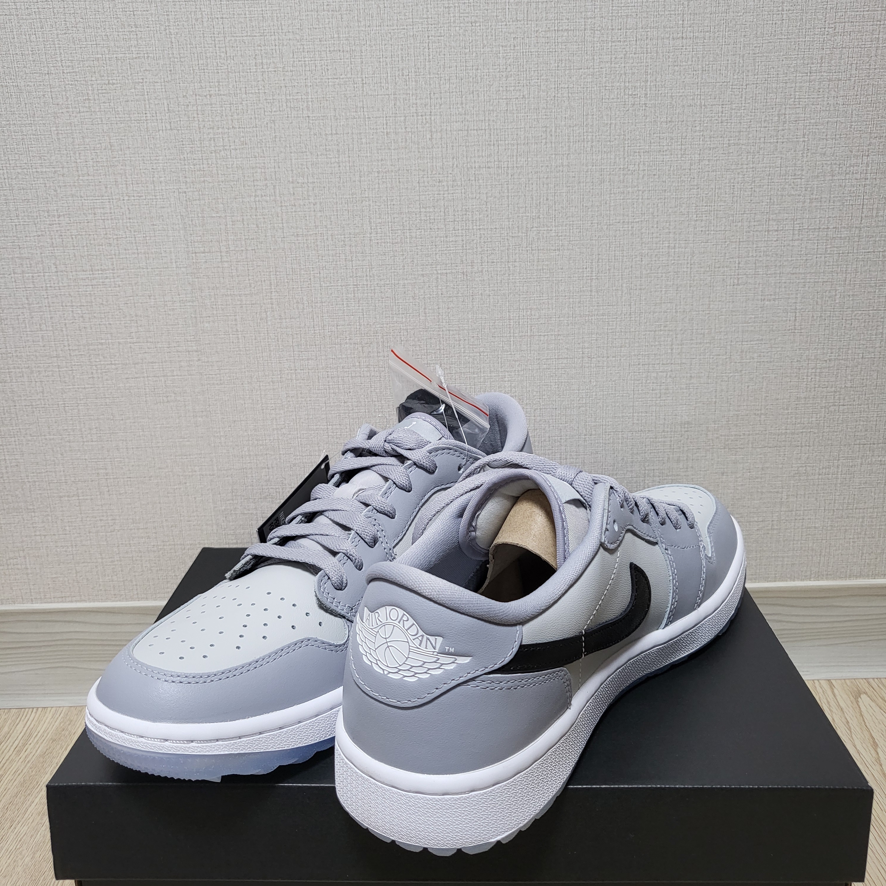Jordan 1 Low Golf Wolf Grey 착용 스타일 - 4