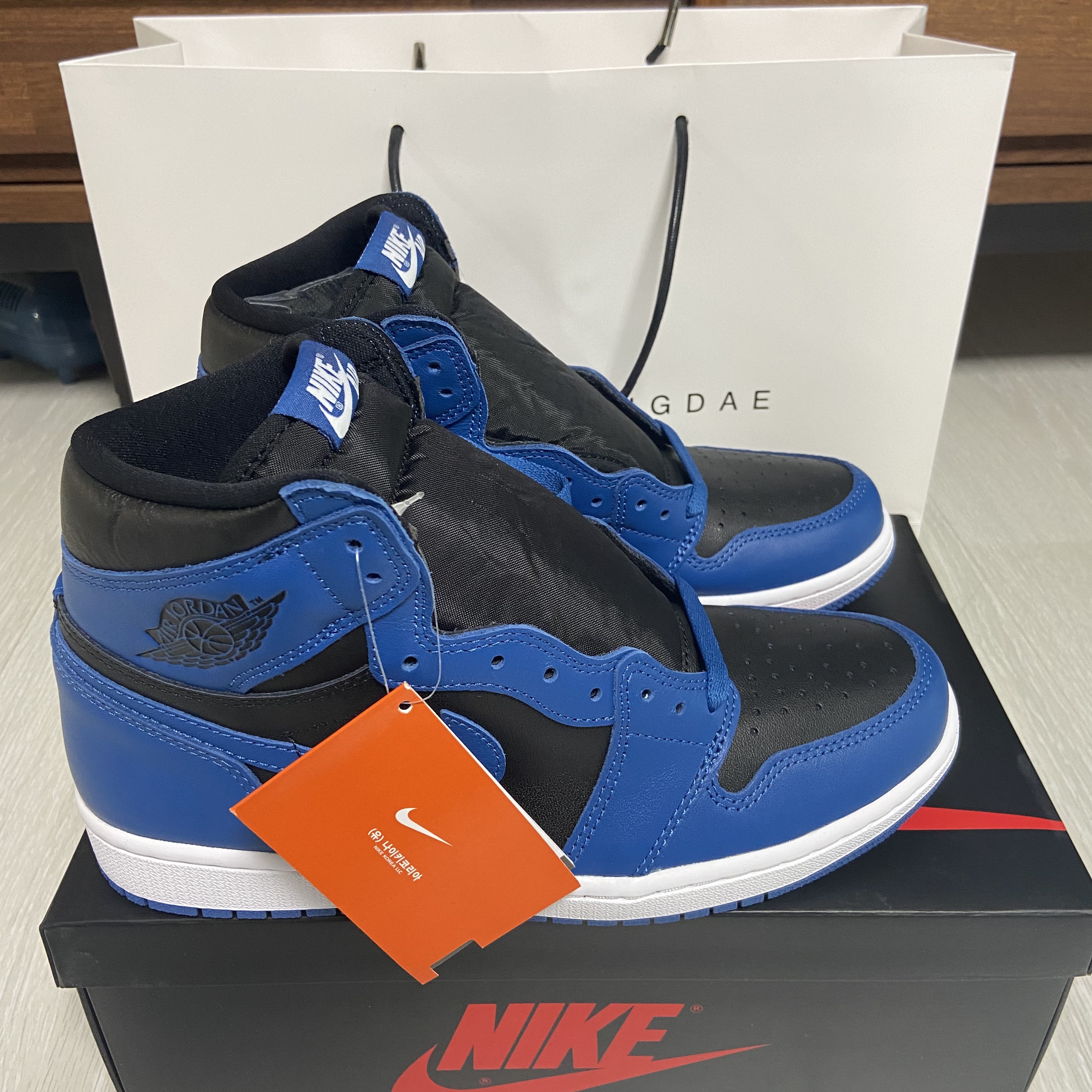 Jordan 1 Retro High OG Dark Marina Blue 착용 스타일 - 1