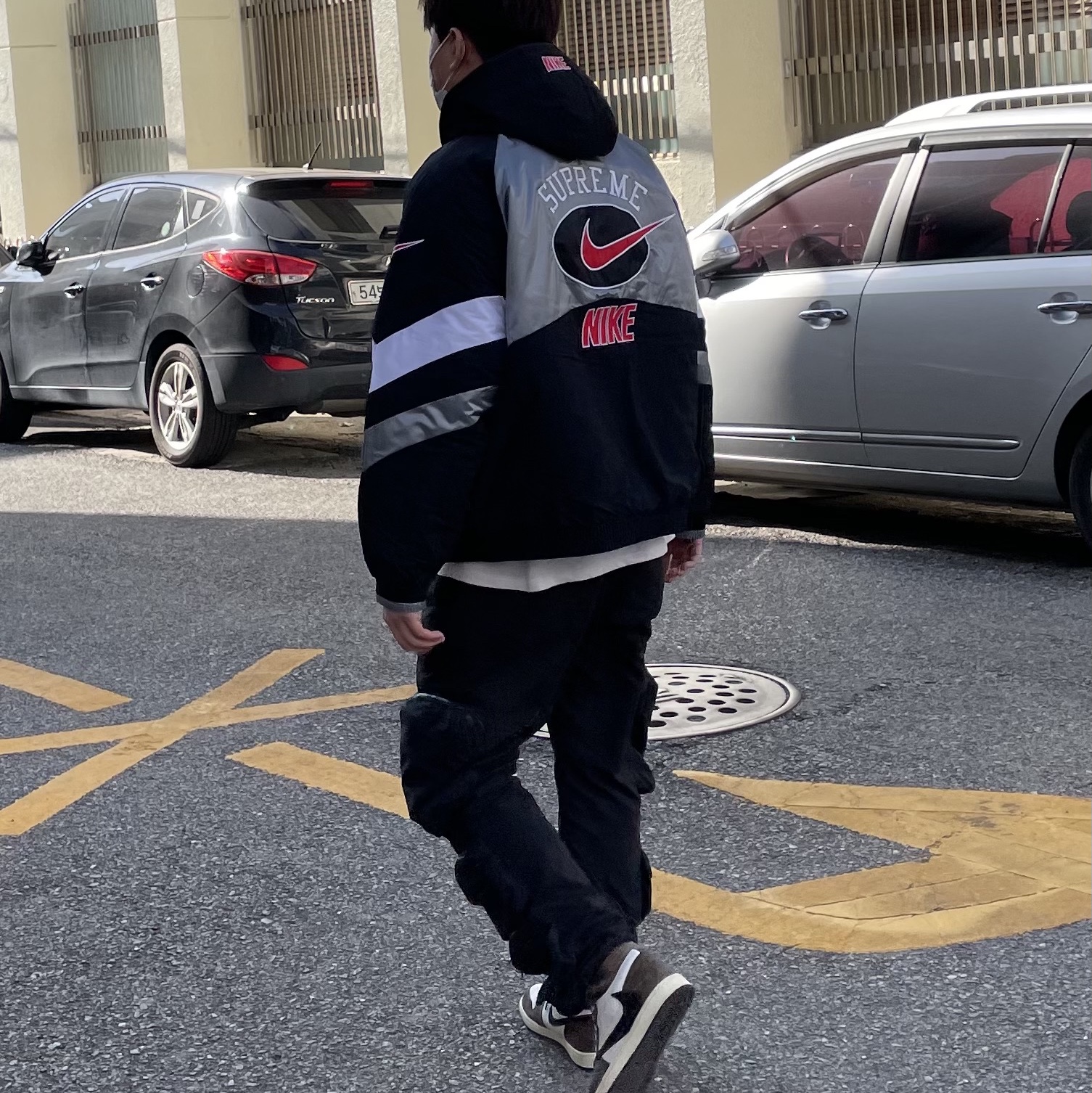 Supreme x Nike Hooded Sport Jacket Silver - 19SS, Jordan 1 x Travis Scott Retro High OG SP Mocha 착용 스타일