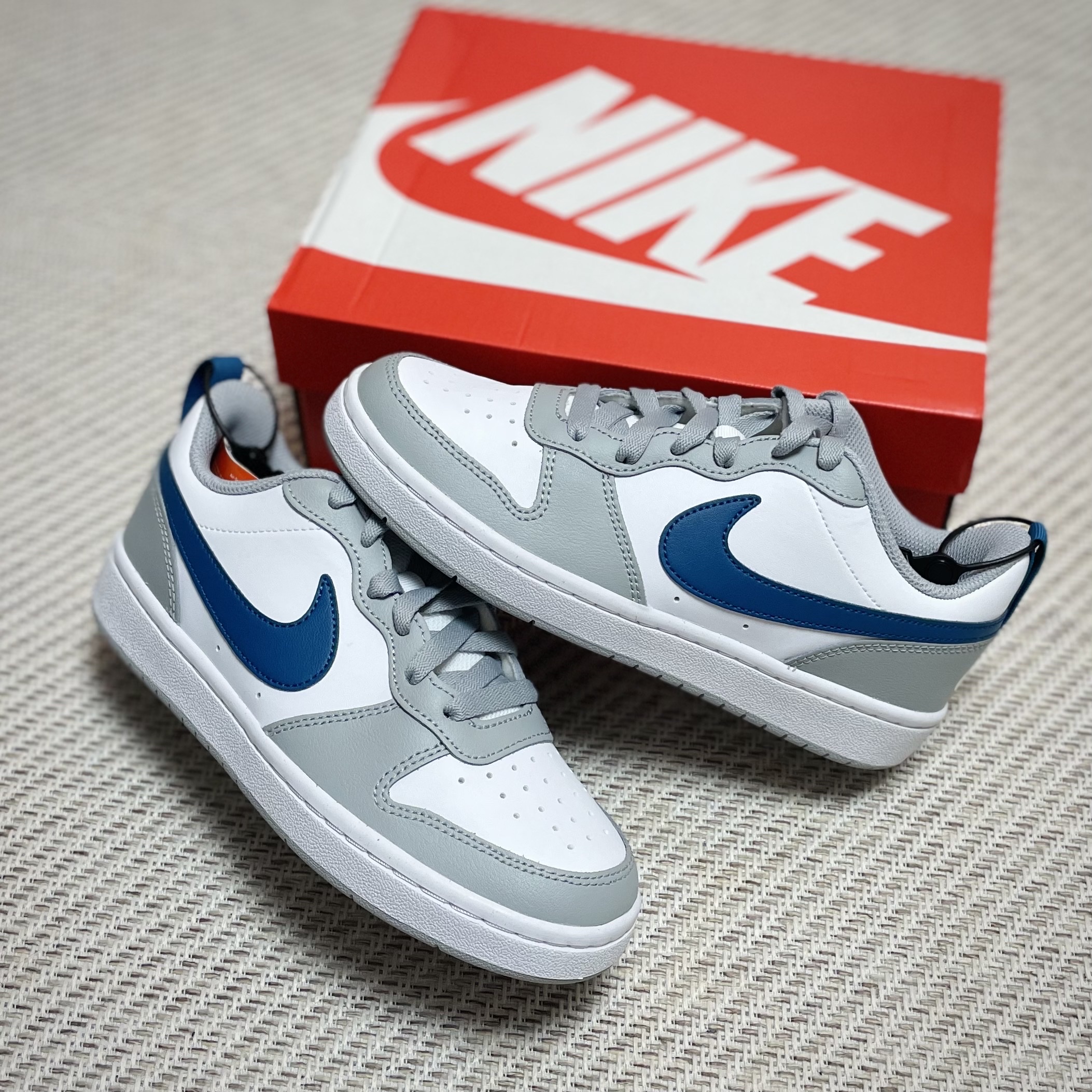 (GS) Nike Court Borough Low 2 Light Smoke Grey 착용 스타일 - 1