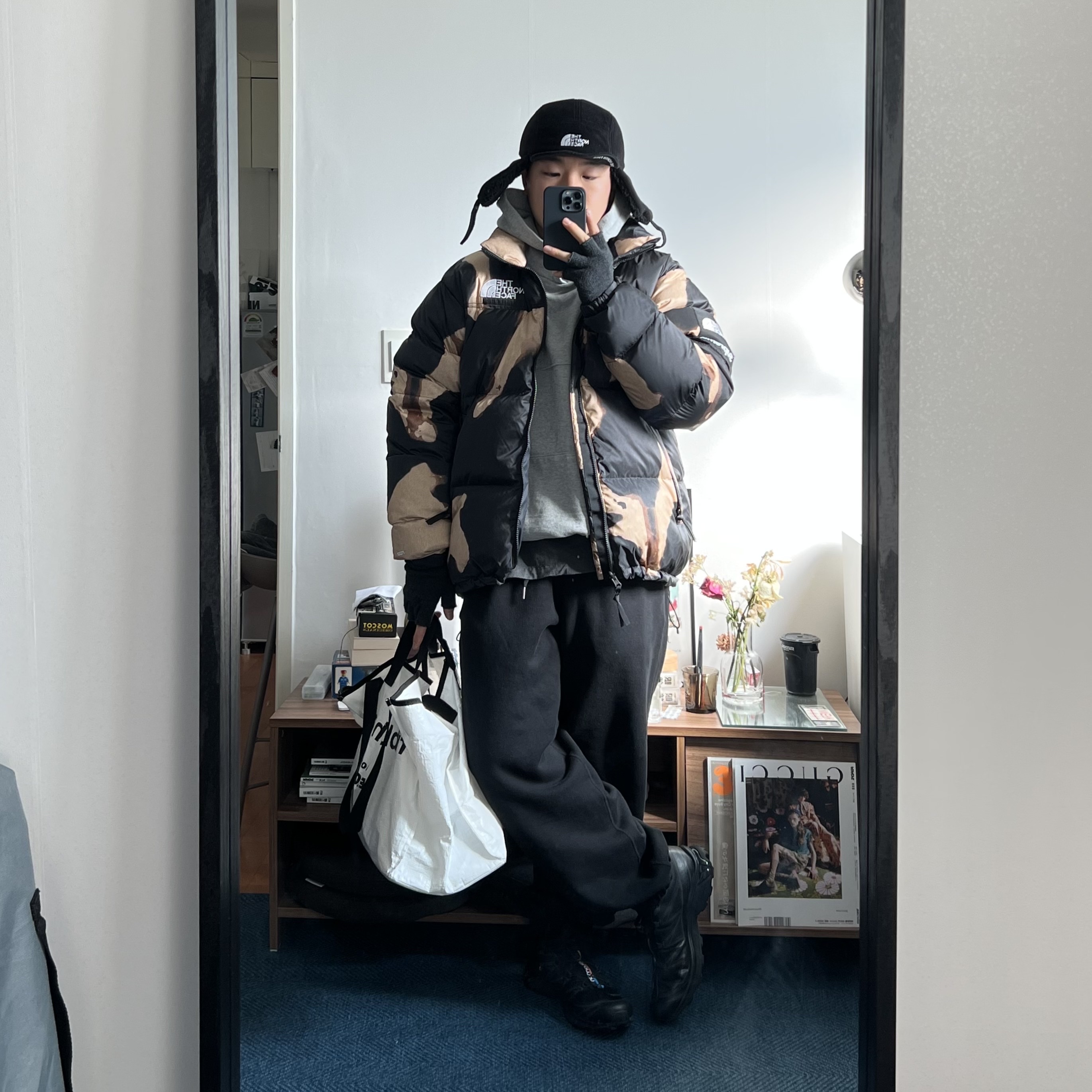 Supreme x The North Face Bleached Denim Print Nuptse Jacket Black - 21FW 착용 스타일 - 2