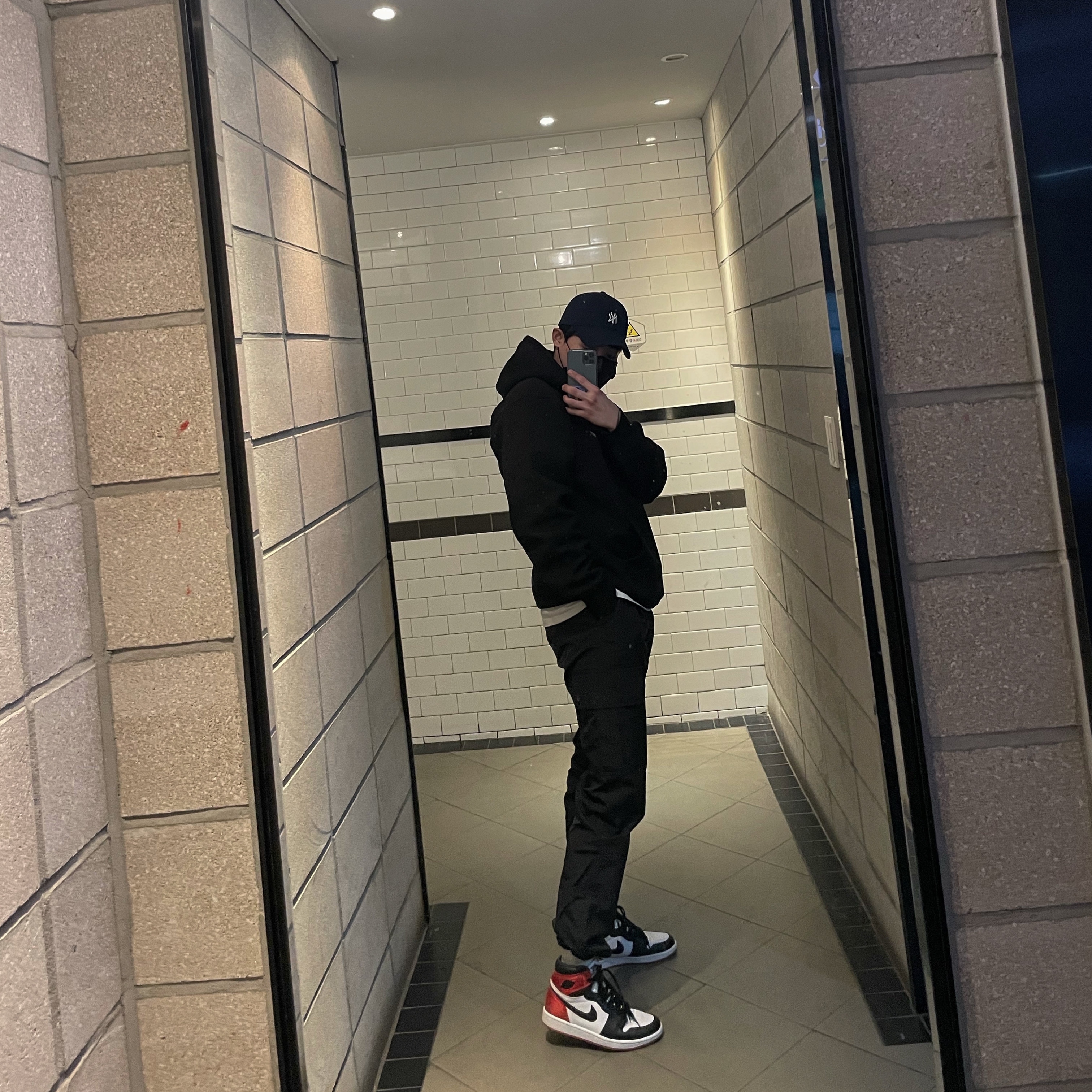 (W) Jordan 1 Retro High Satin Black Toe 착용 스타일