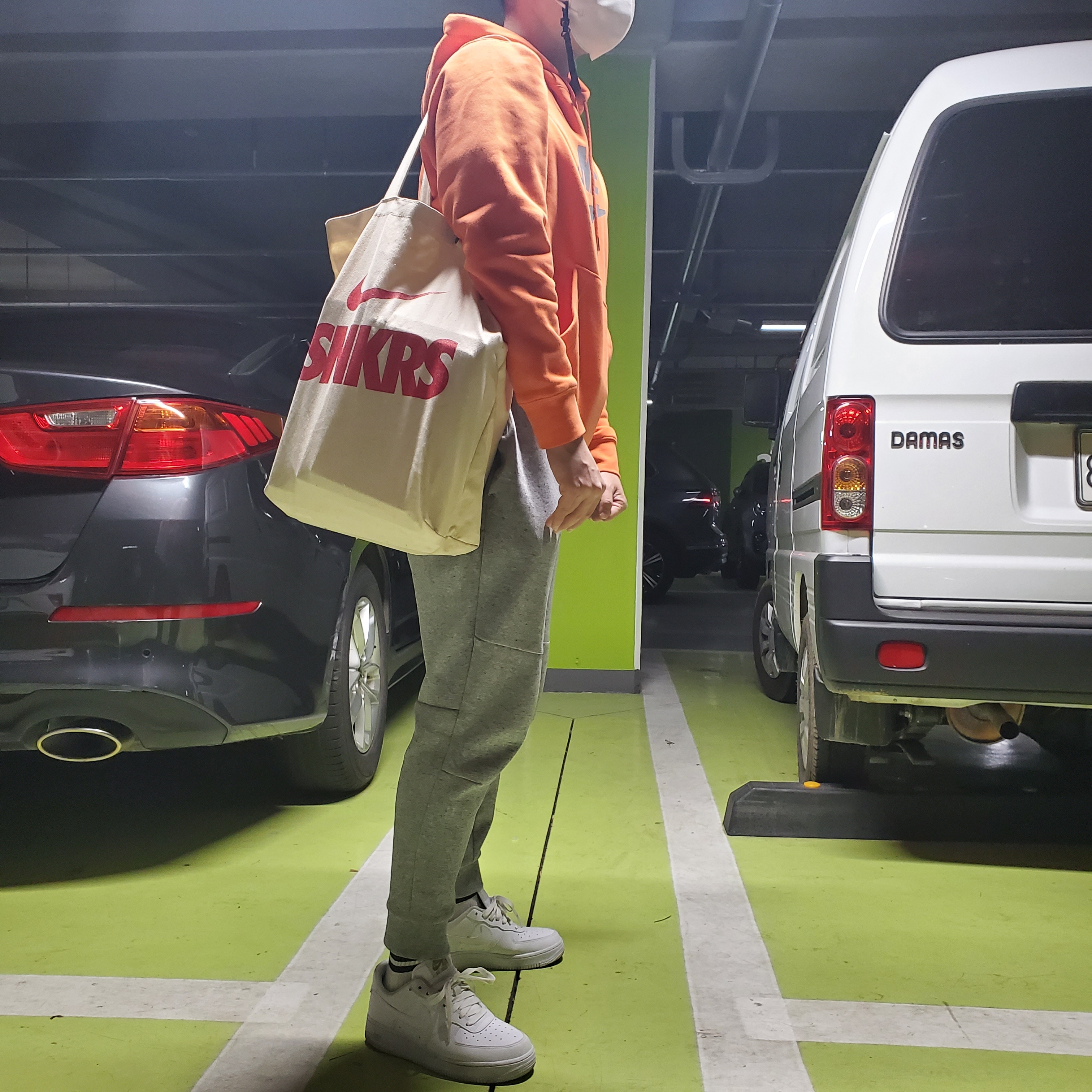 (W) Nike Air Force 1 '07 LX White Pendant 착용 스타일