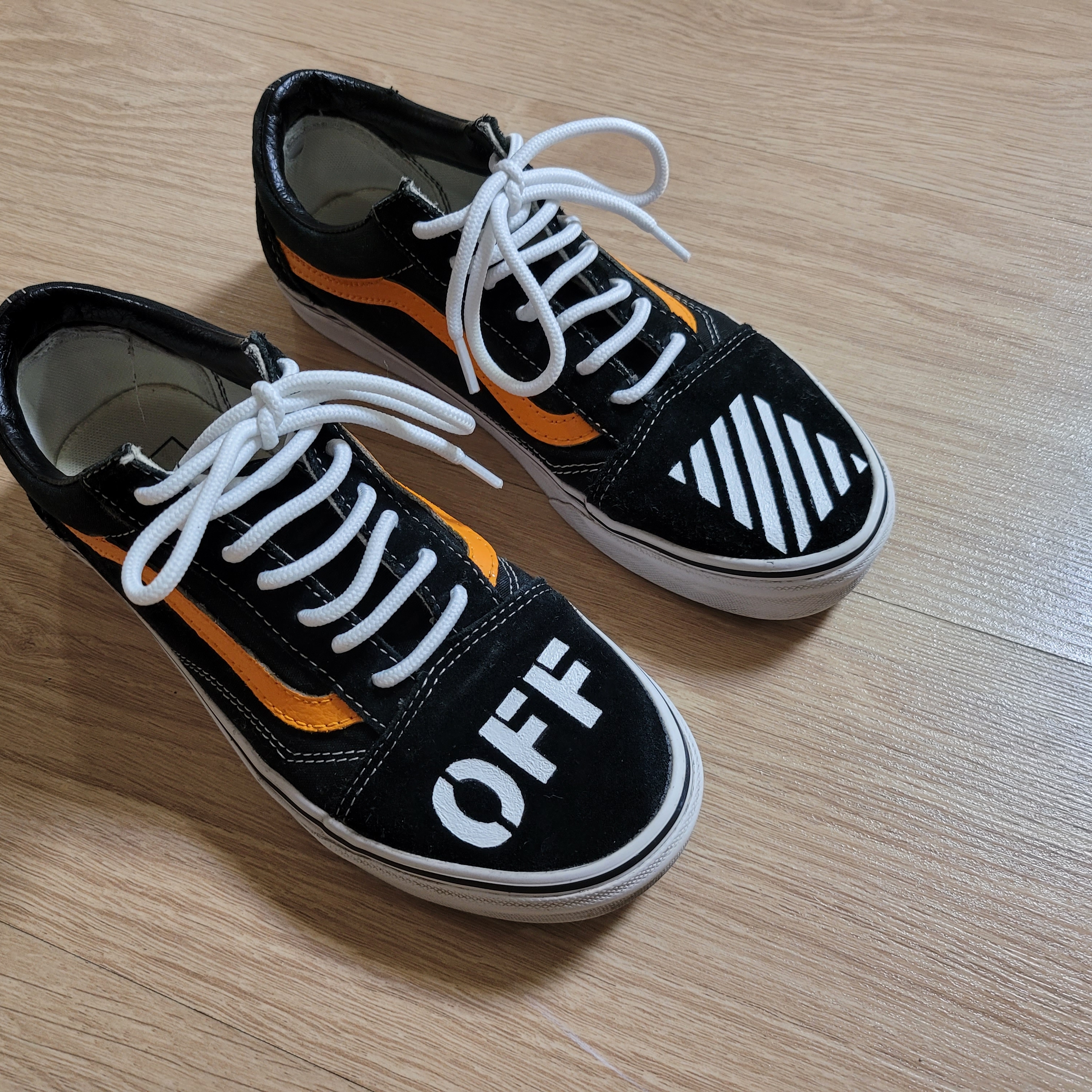 Vans Vault OG Old Skool LX Black 착용 스타일 - 1