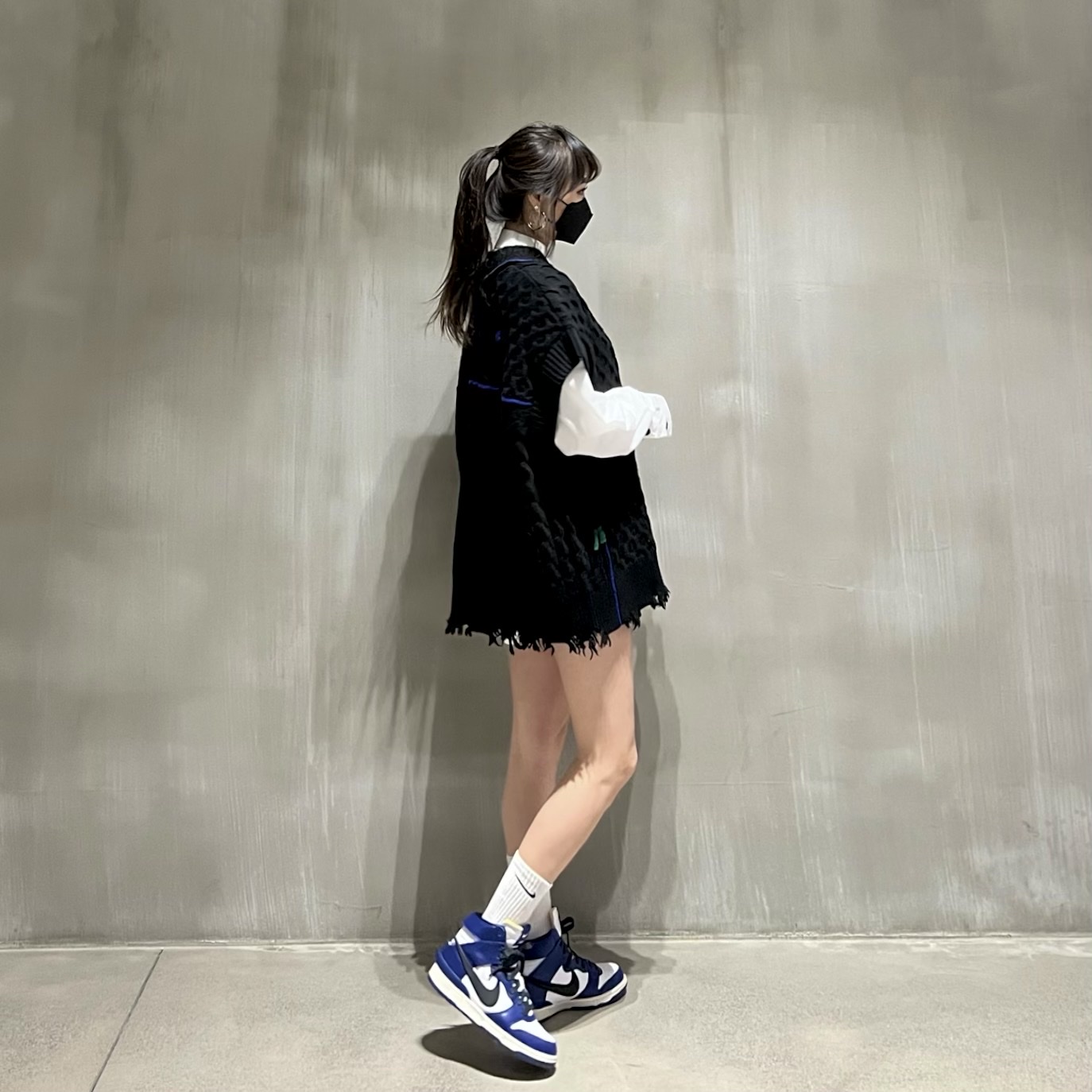 Zara x Ader Error Oversized Shirt White, Zara x Ader Error Oversized Vest Black 착용 스타일 - 2