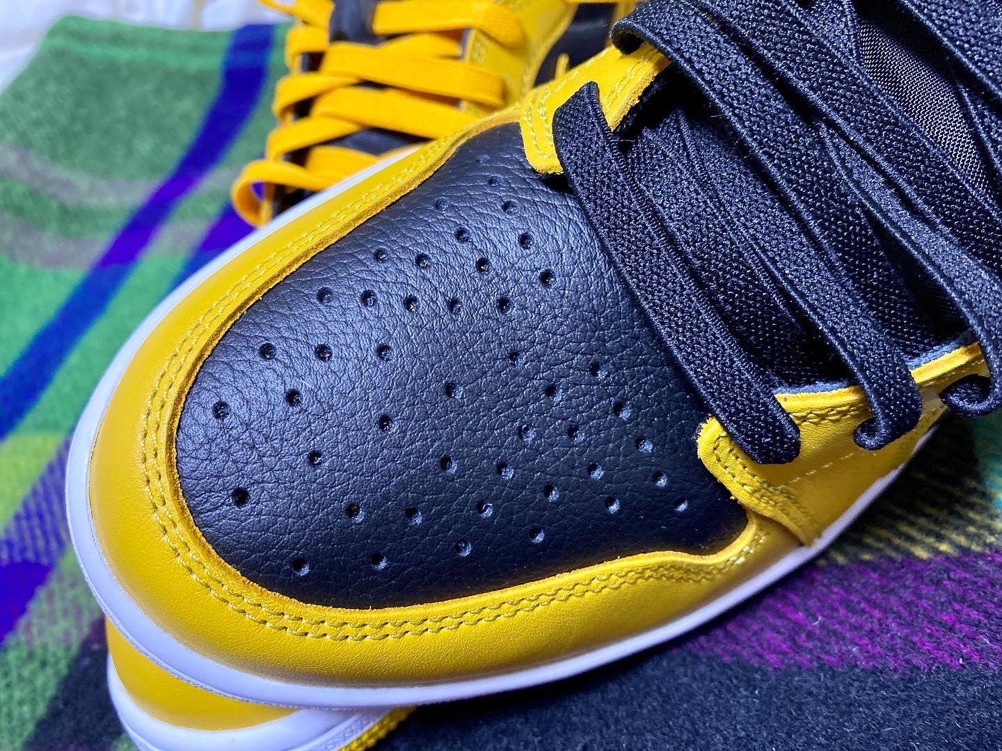 Jordan 1 Retro High OG Pollen 착용 스타일 - 5
