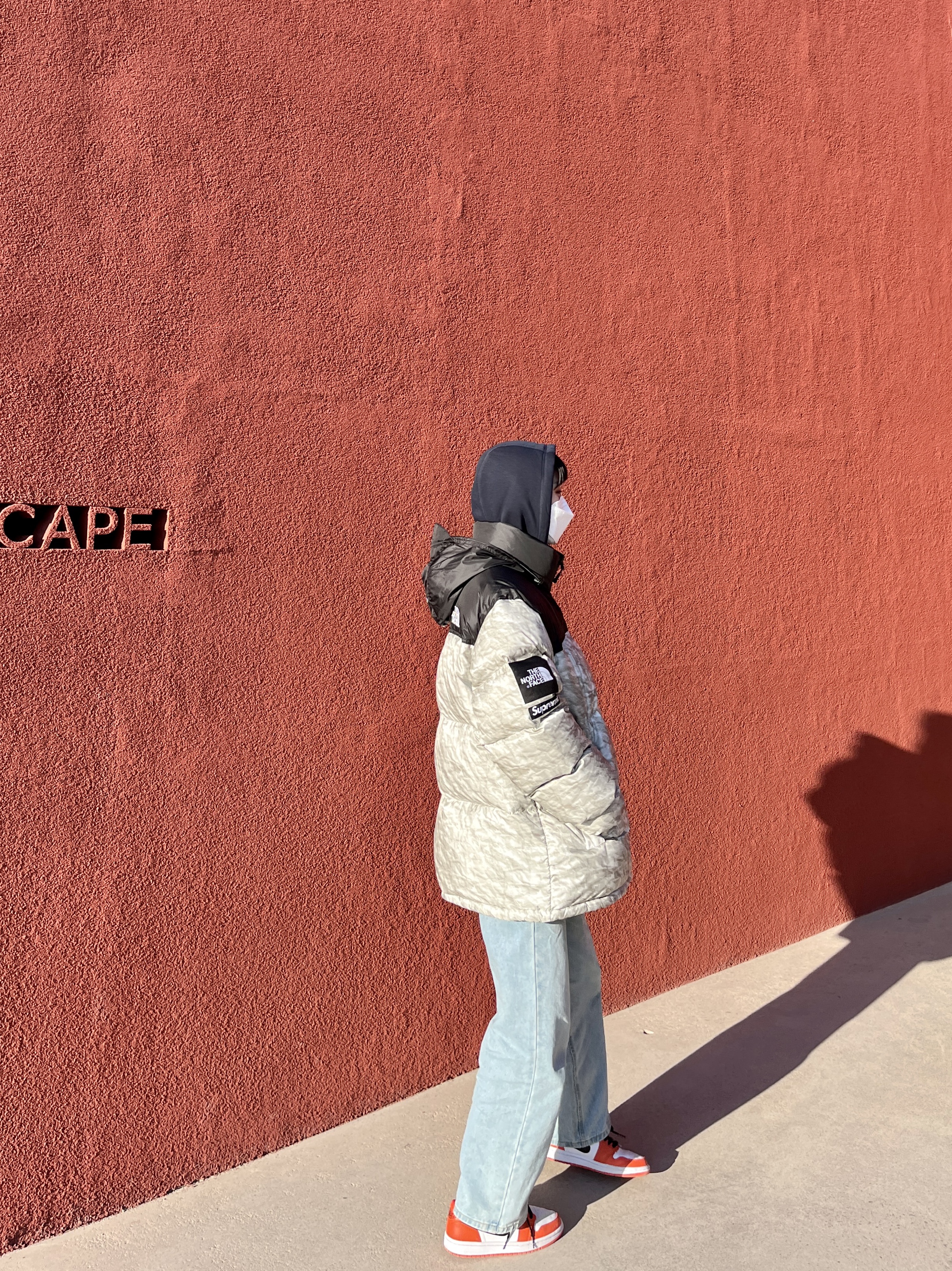Supreme x The North Face Paper Print Nuptse Jacket - 19FW, (W) Jordan 1 Low OG Starfish 착용 스타일 - 4