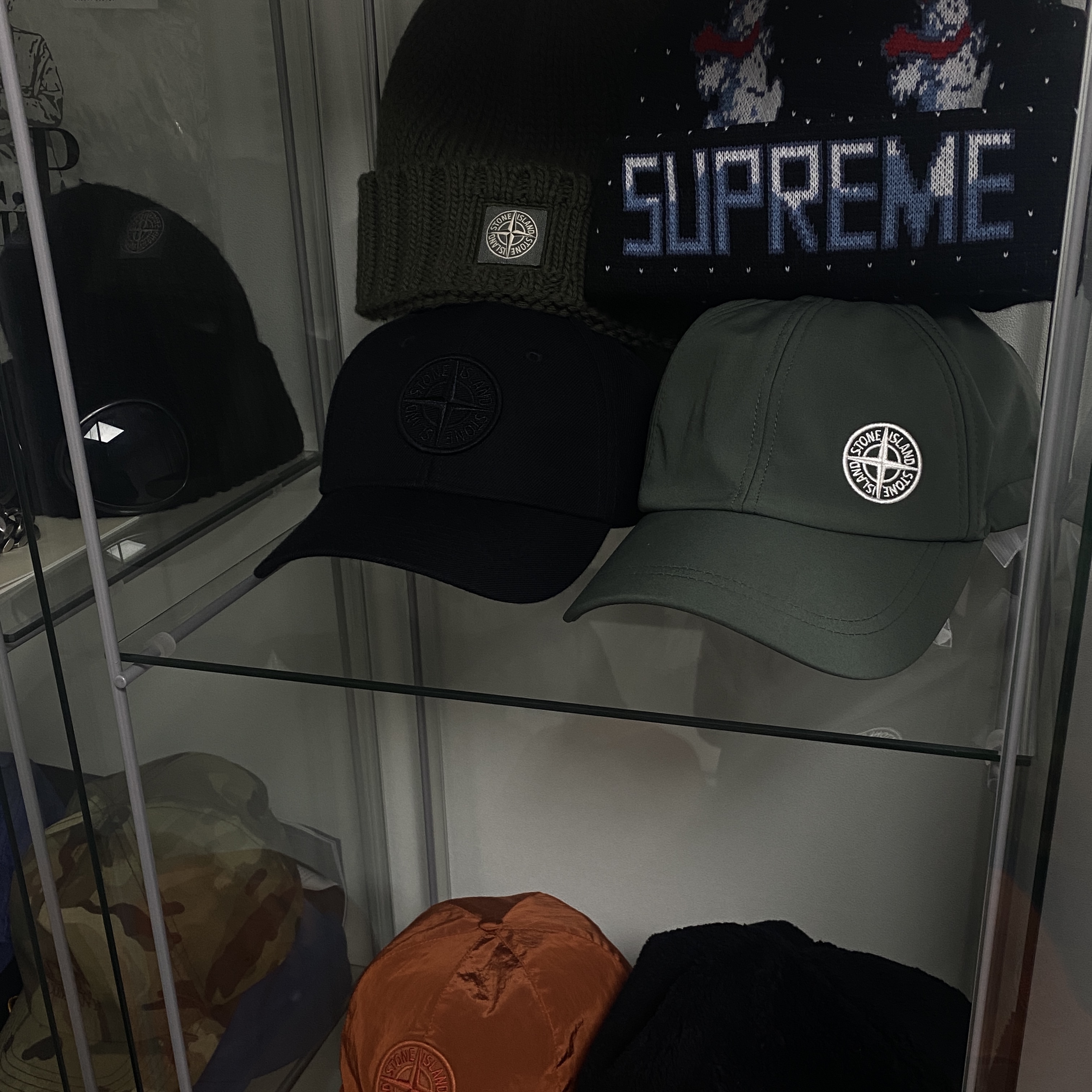 Supreme Snowman Beanie Black - 21FW 착용 스타일