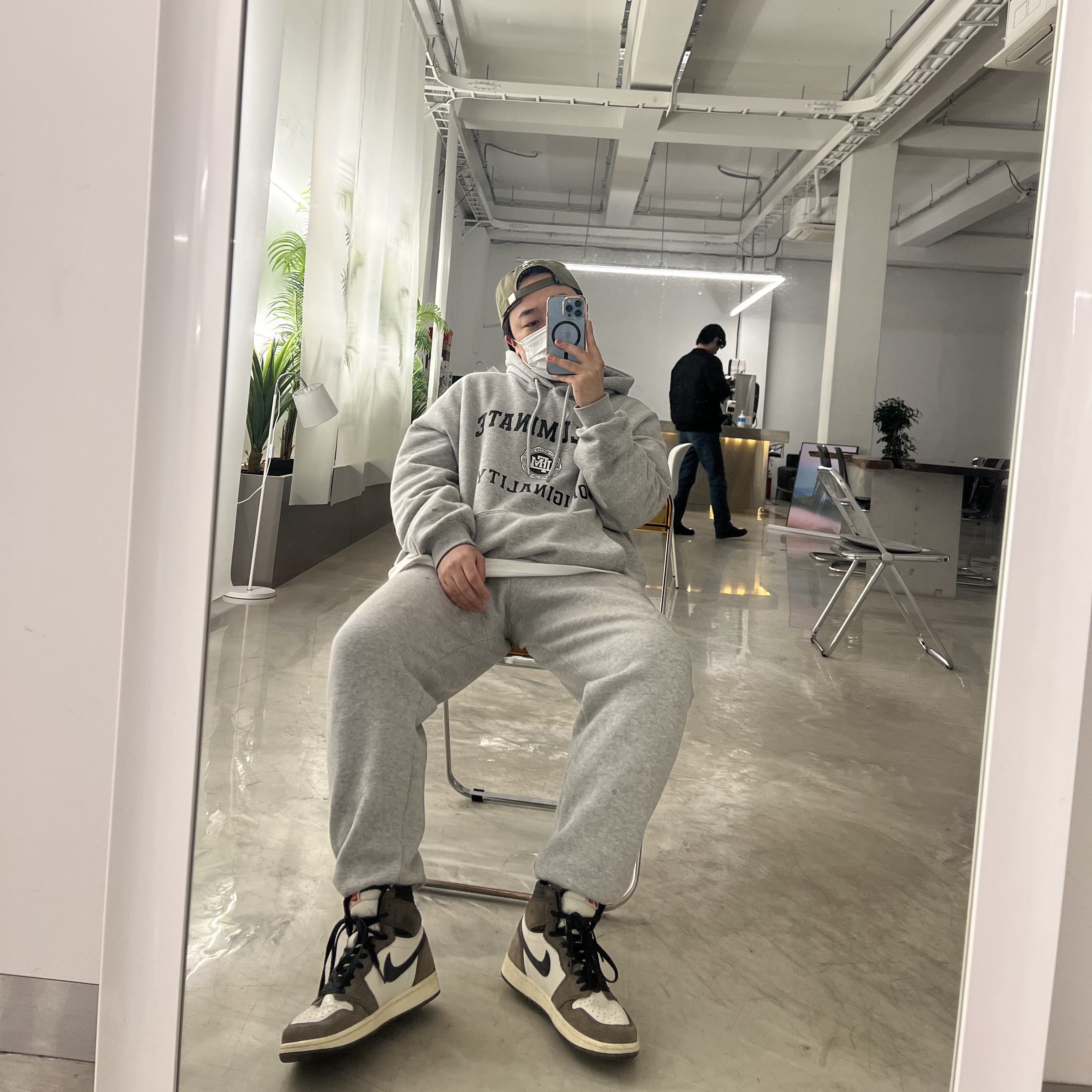 Jordan 1 x Travis Scott Retro High OG SP Mocha 착용 스타일