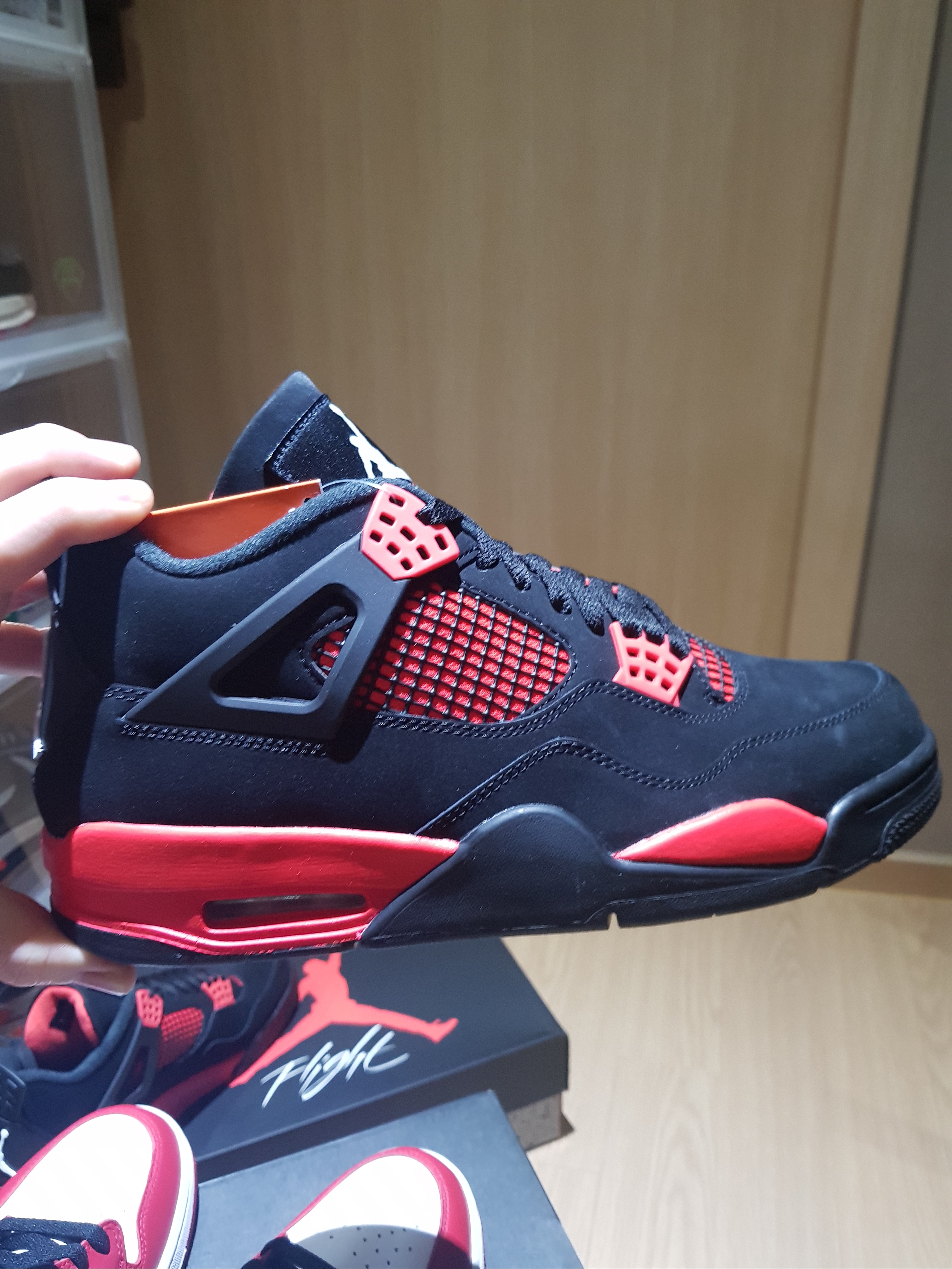 Jordan 4 Retro Crimson, Jordan 4 Retro Tour Yellow 착용 스타일 - 1