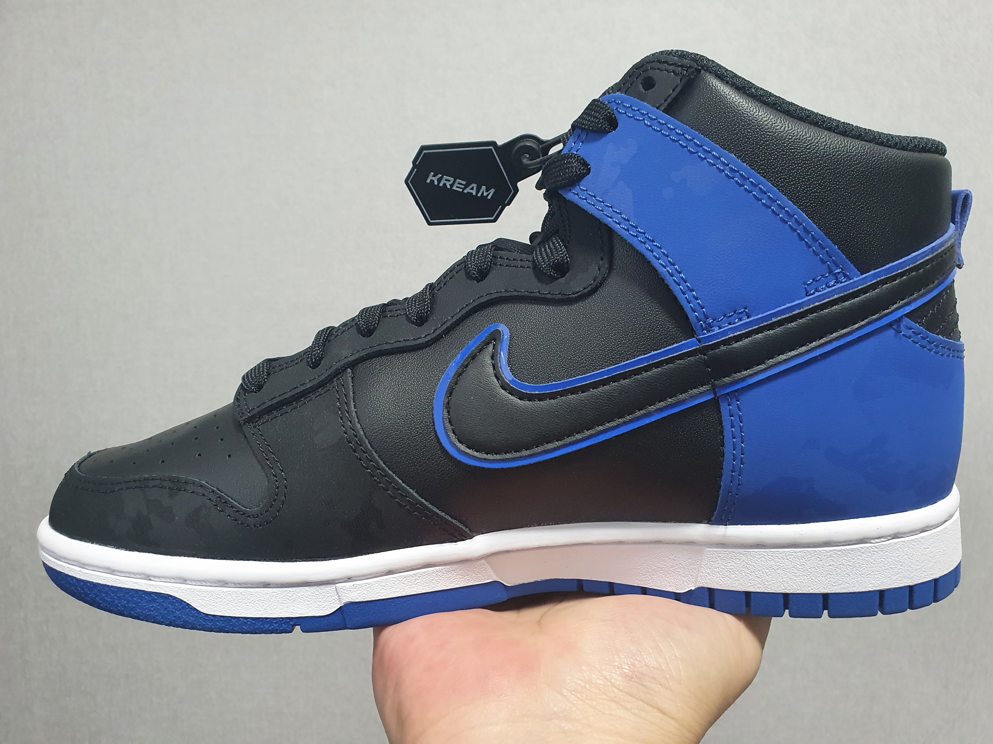 Nike Dunk High Retro SE Camo Black Royal 착용 스타일