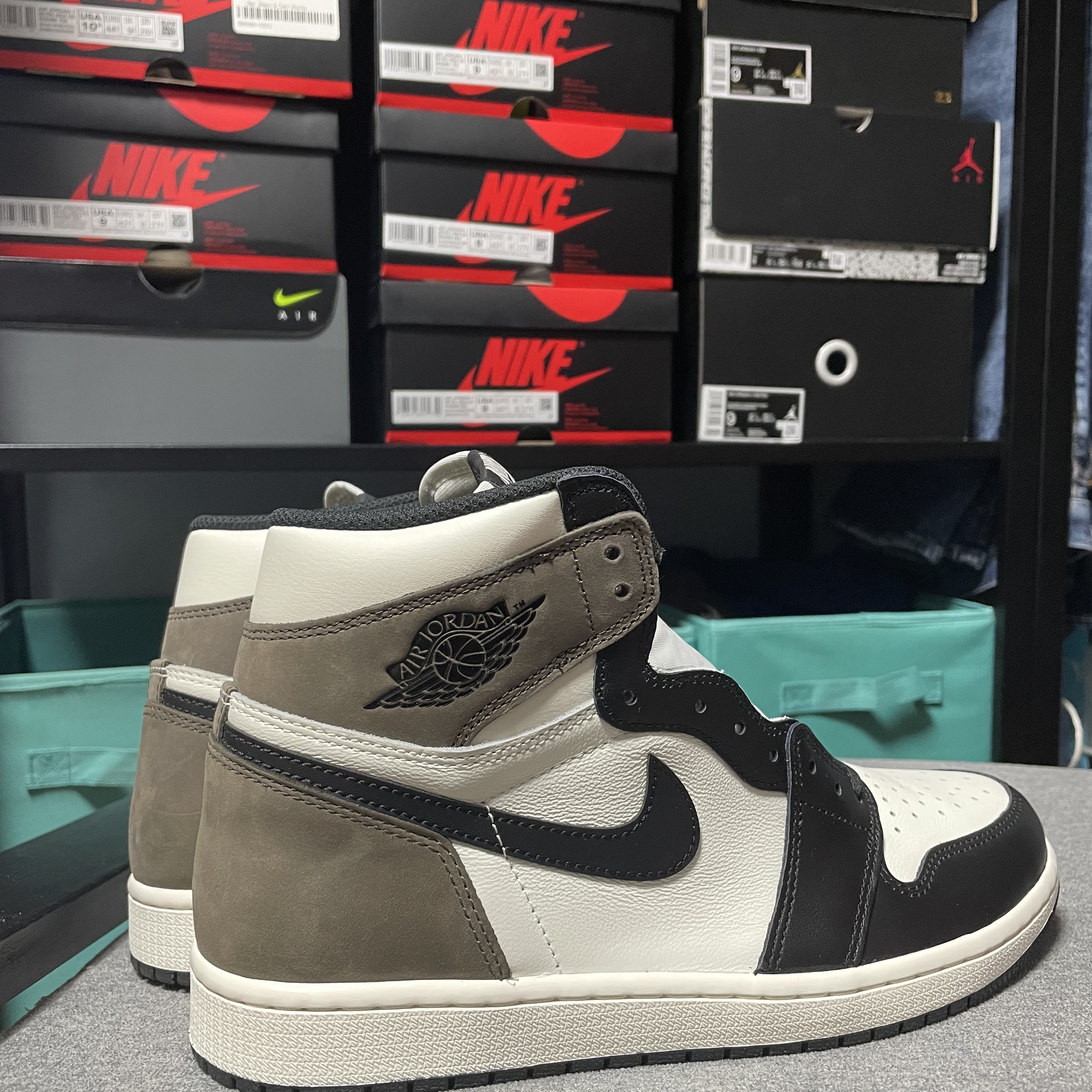 Jordan 1 Retro High OG Black Mocha 착용 스타일
