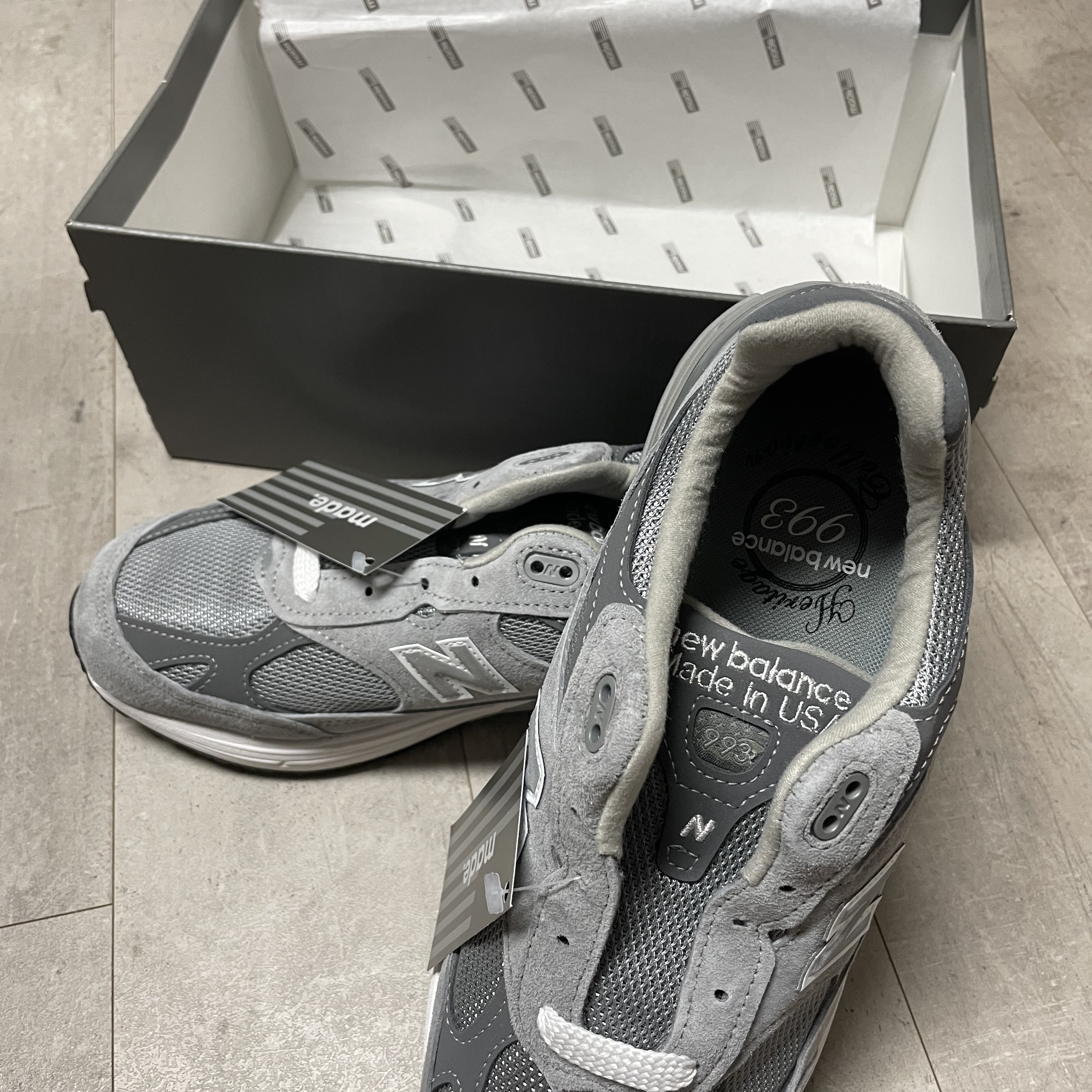 (W) New Balance 993 Made in USA Grey - D Wide 착용 스타일