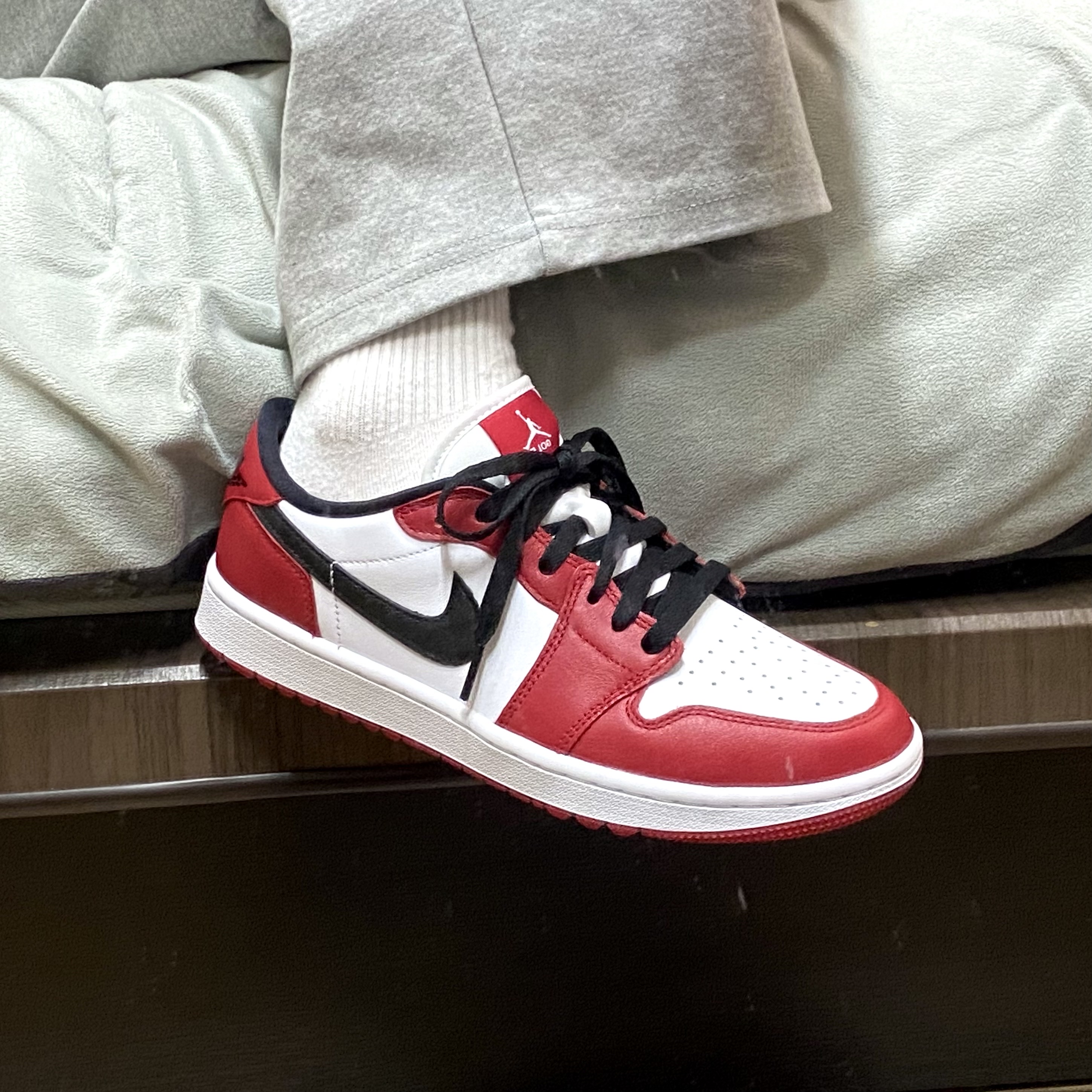 Jordan 1 Low Golf Chicago, Jordan 1 Low Golf Wolf Grey 착용 스타일 - 1