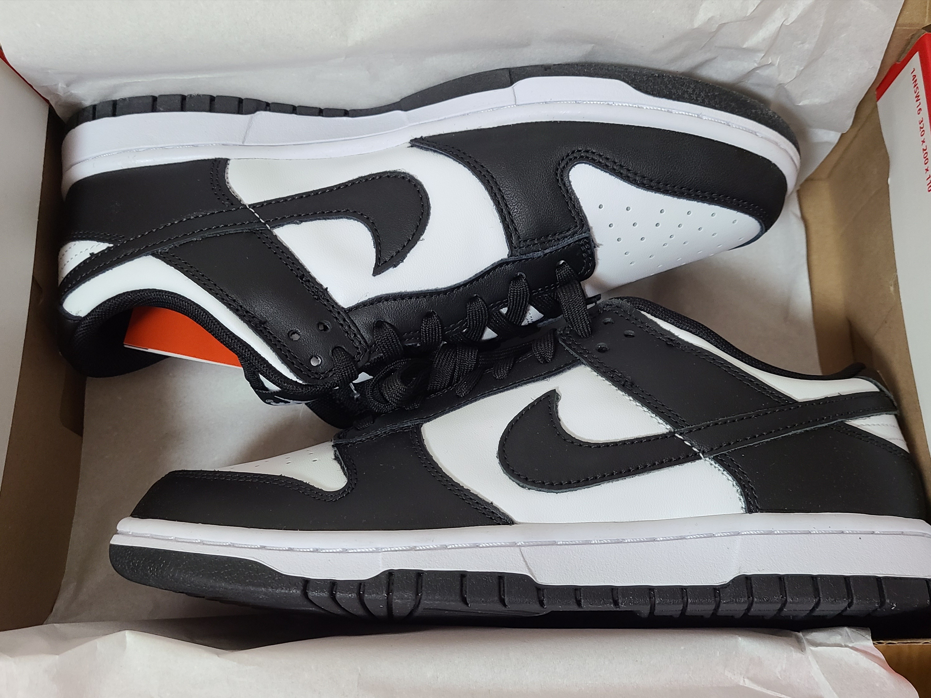 Nike Dunk Low Retro Black 착용 스타일