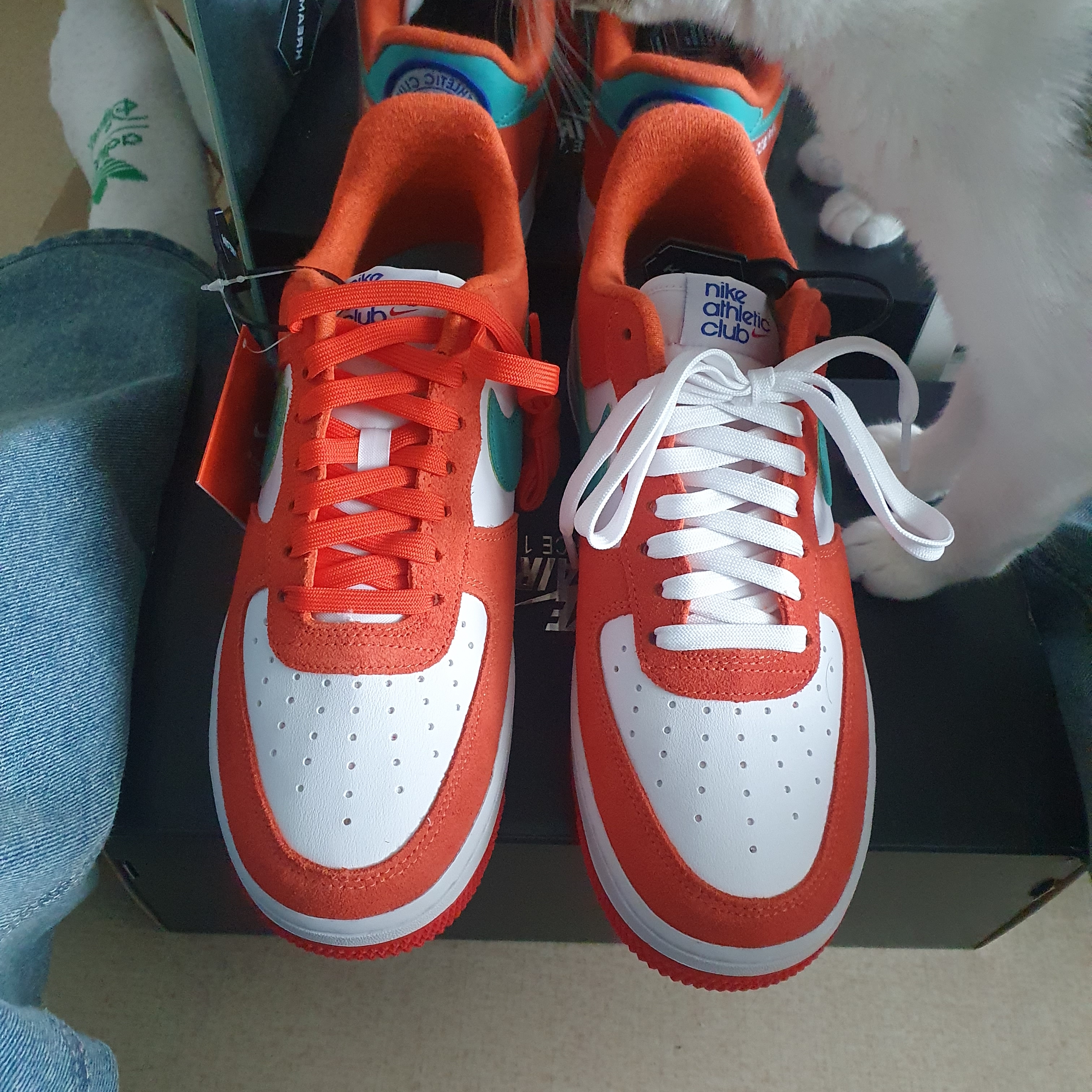 Nike Air Force 1 '07 LV8 Athletic Club Rush Orange Washed Teal 착용 스타일 - 1