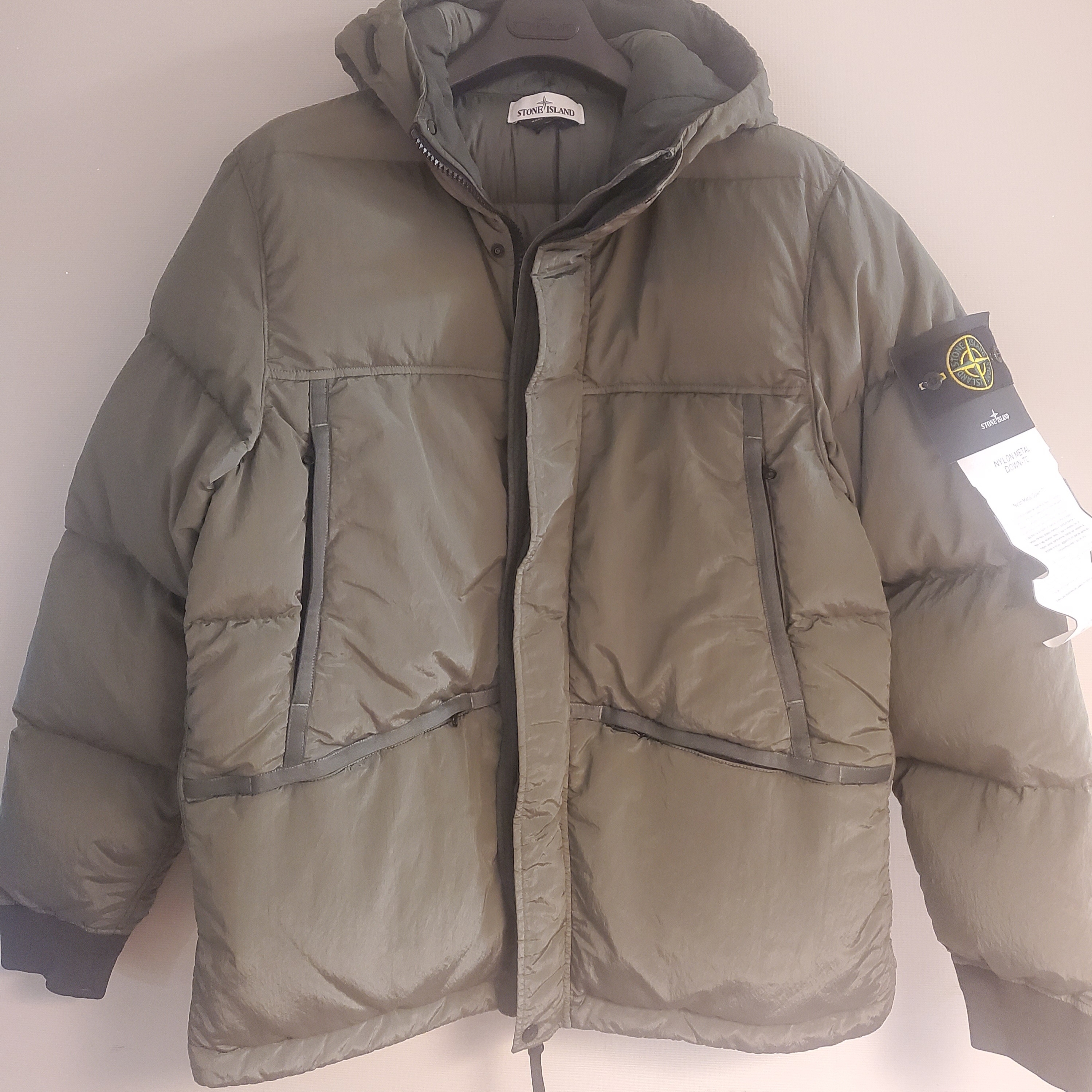 Stone Island 44508 Nylon Metal Down-TC Jacket Olive - 21FW 착용 스타일