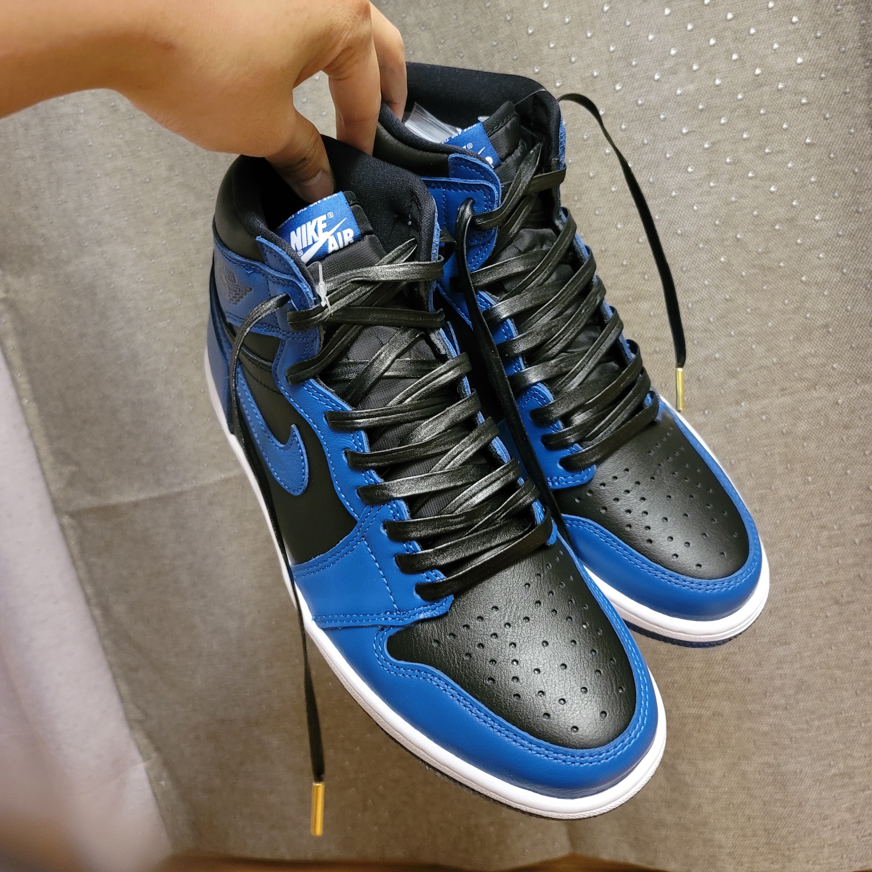 Jordan 1 Retro High OG Dark Marina Blue 착용 스타일 - 2