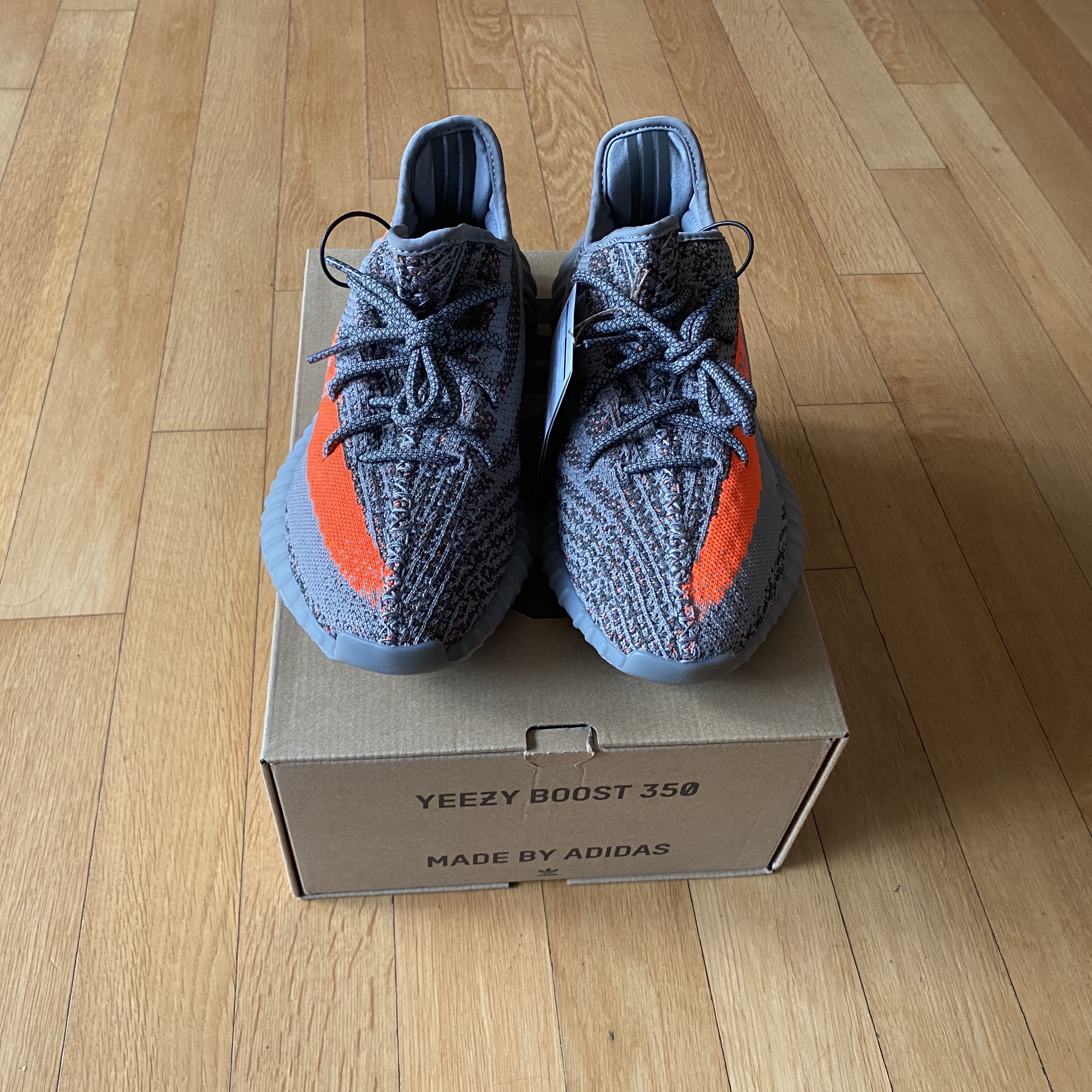 Adidas Yeezy Boost 350 V2 Beluga - Reflective 착용 스타일 - 4