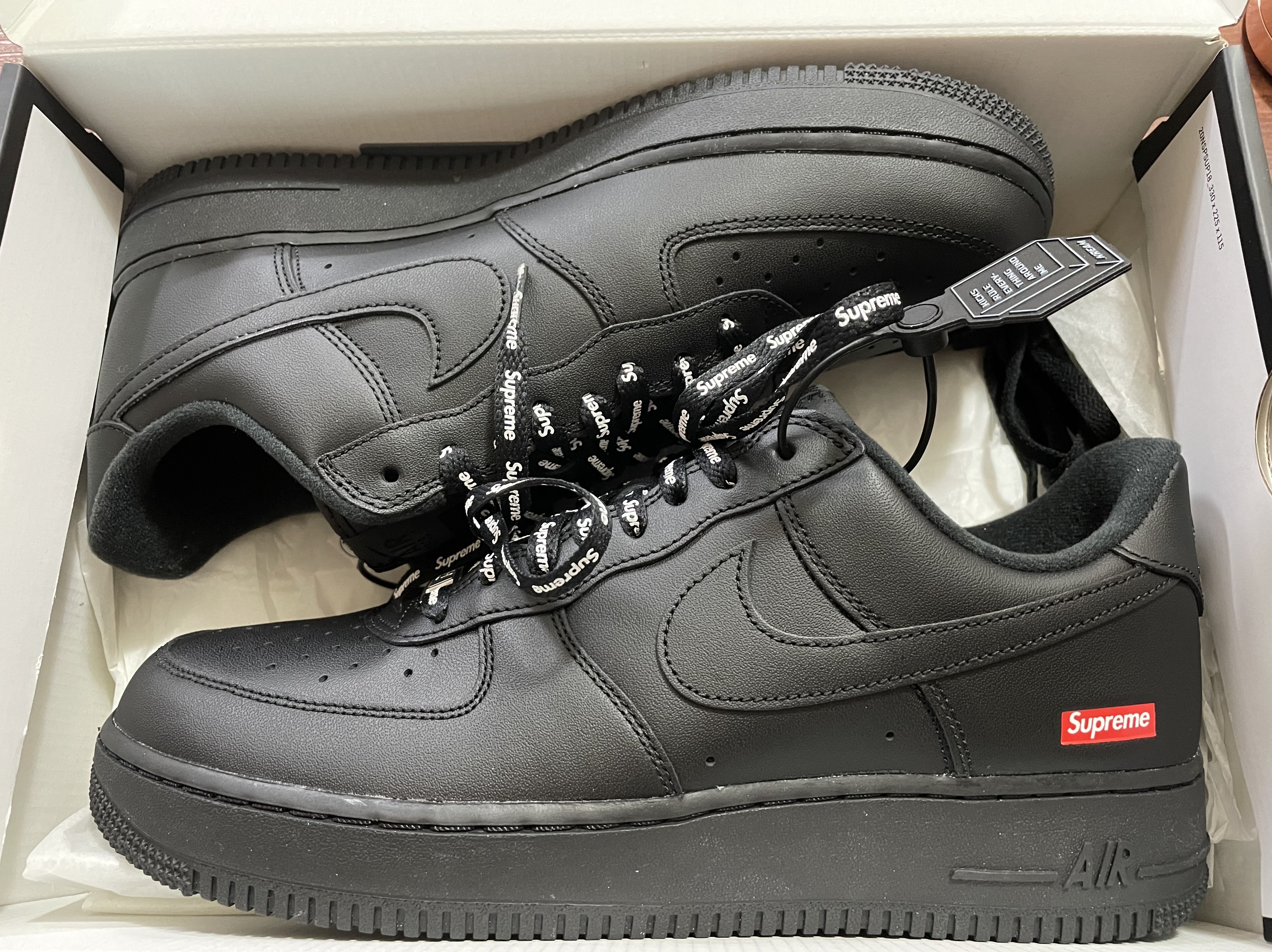 Nike x Supreme Air Force 1 Low Black 착용 스타일