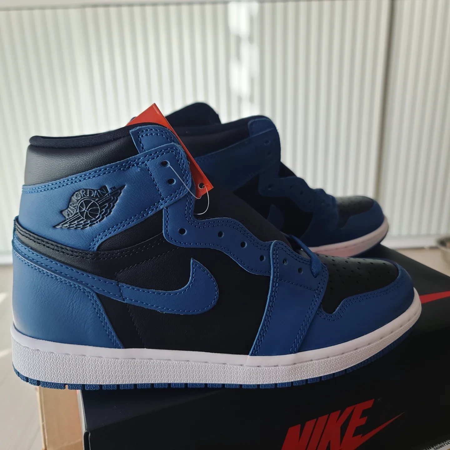 Jordan 1 Retro High OG Dark Marina Blue 착용 스타일 - 2