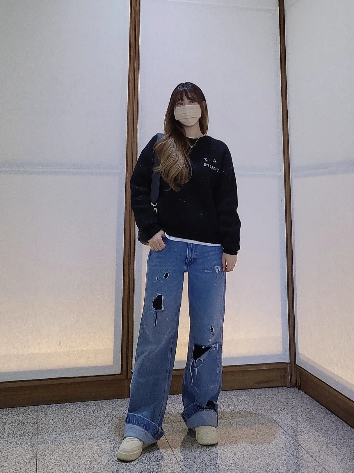 Zara x Ader Error Patchwork Jeans Blue, IAB Studio Knit Black 착용 스타일 - 1