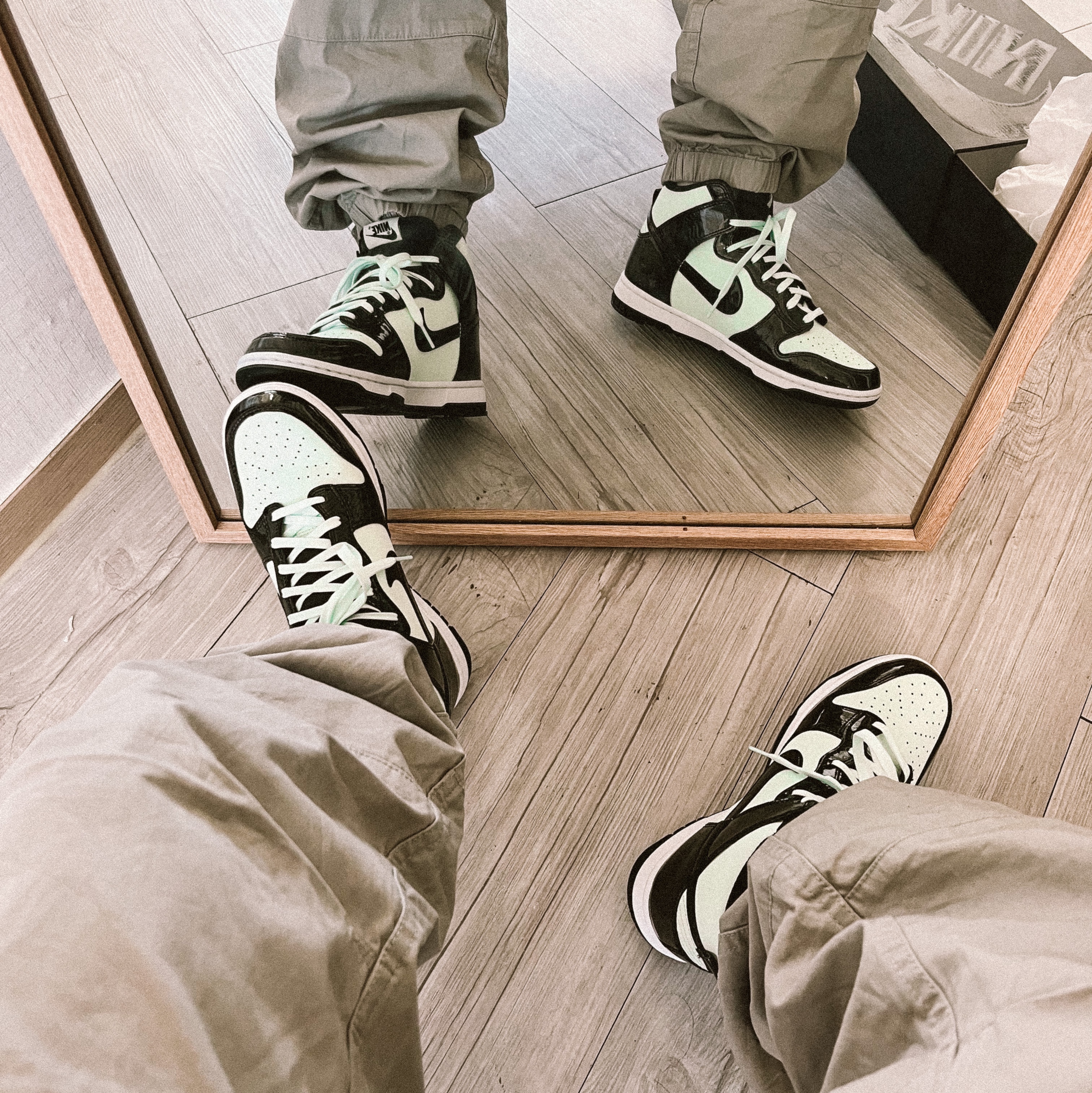 Nike Dunk High Barely Green 착용 스타일