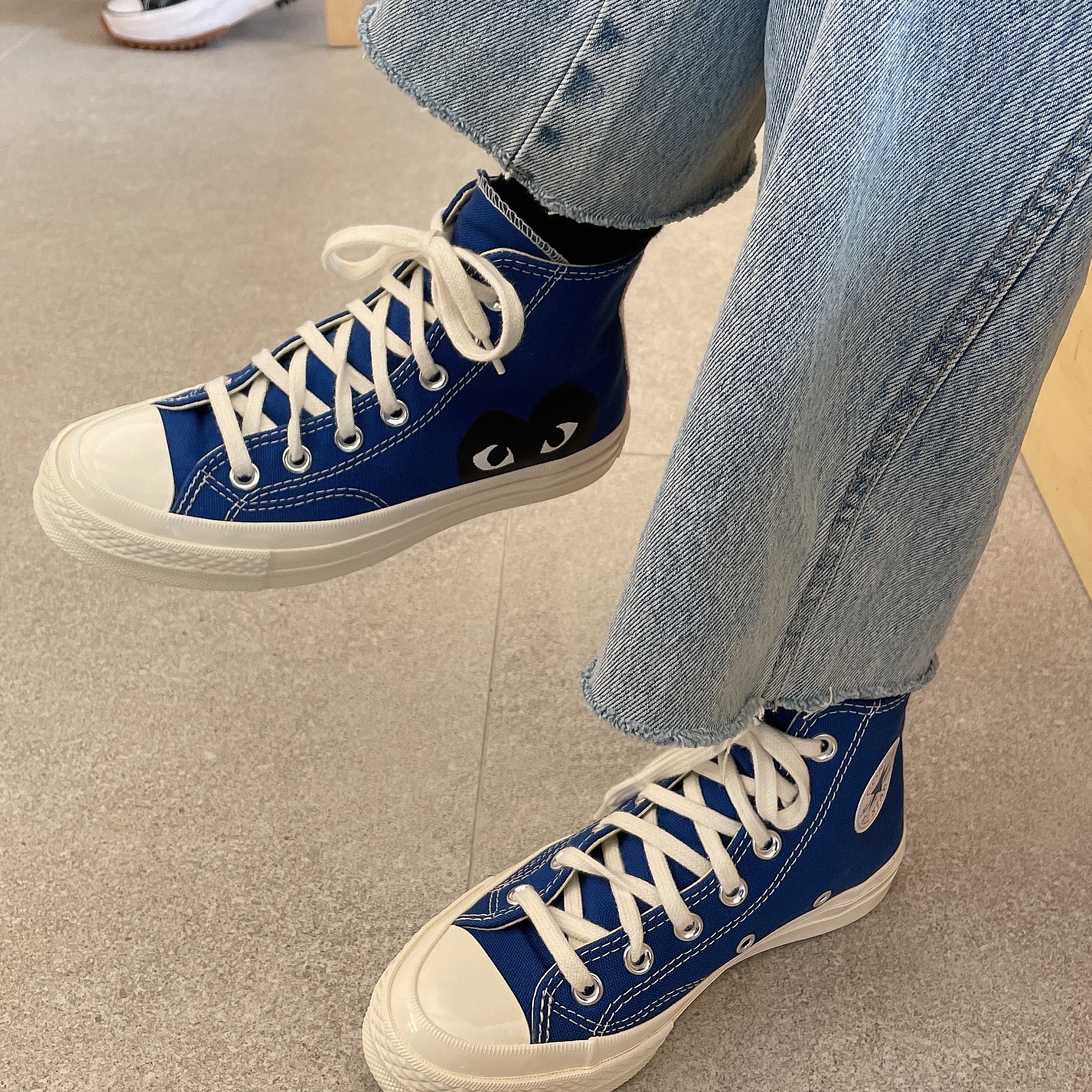 Converse x Play Comme des Garcons Chuck 70 Hi Blue Quartz 착용 스타일