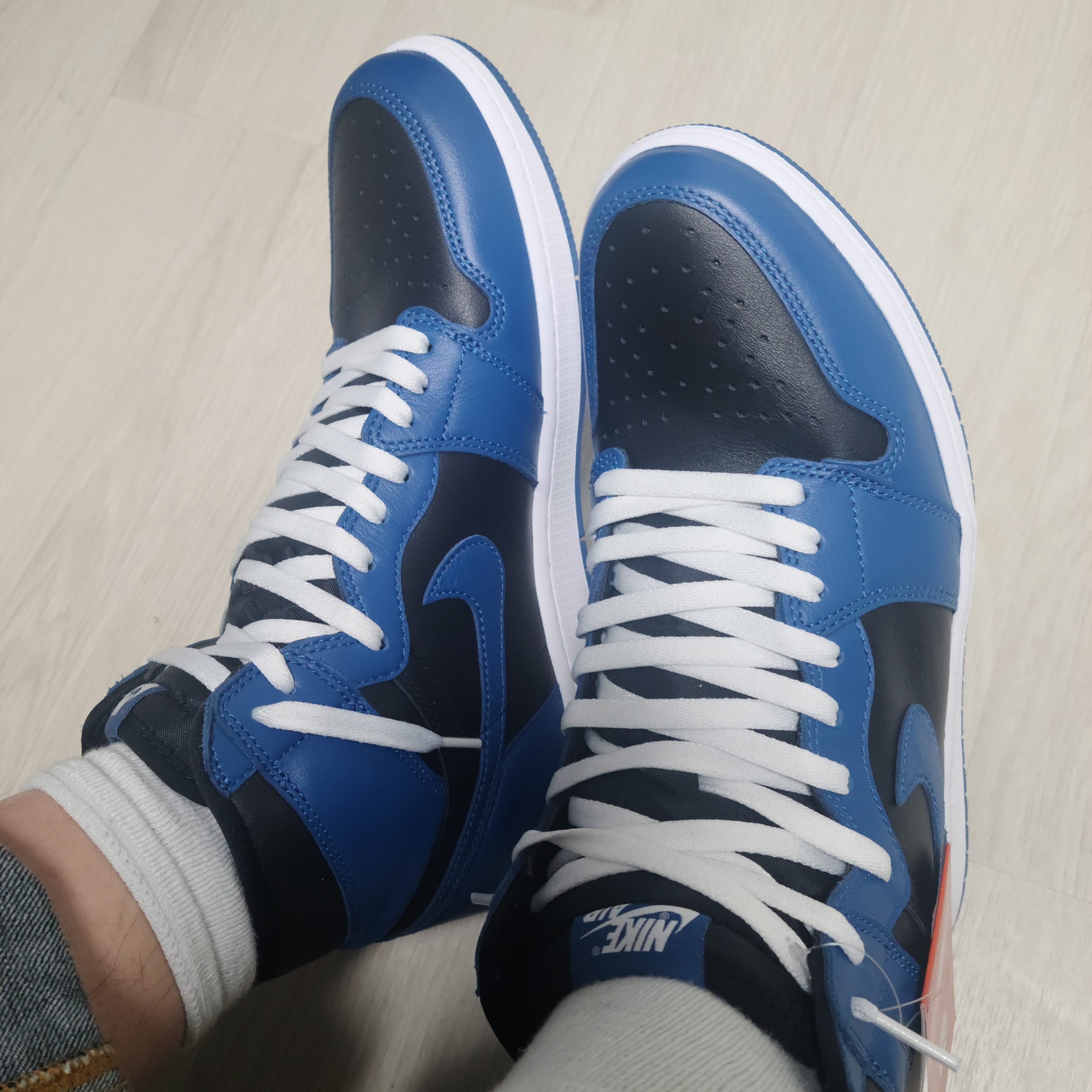Jordan 1 Retro High OG Dark Marina Blue 착용 스타일