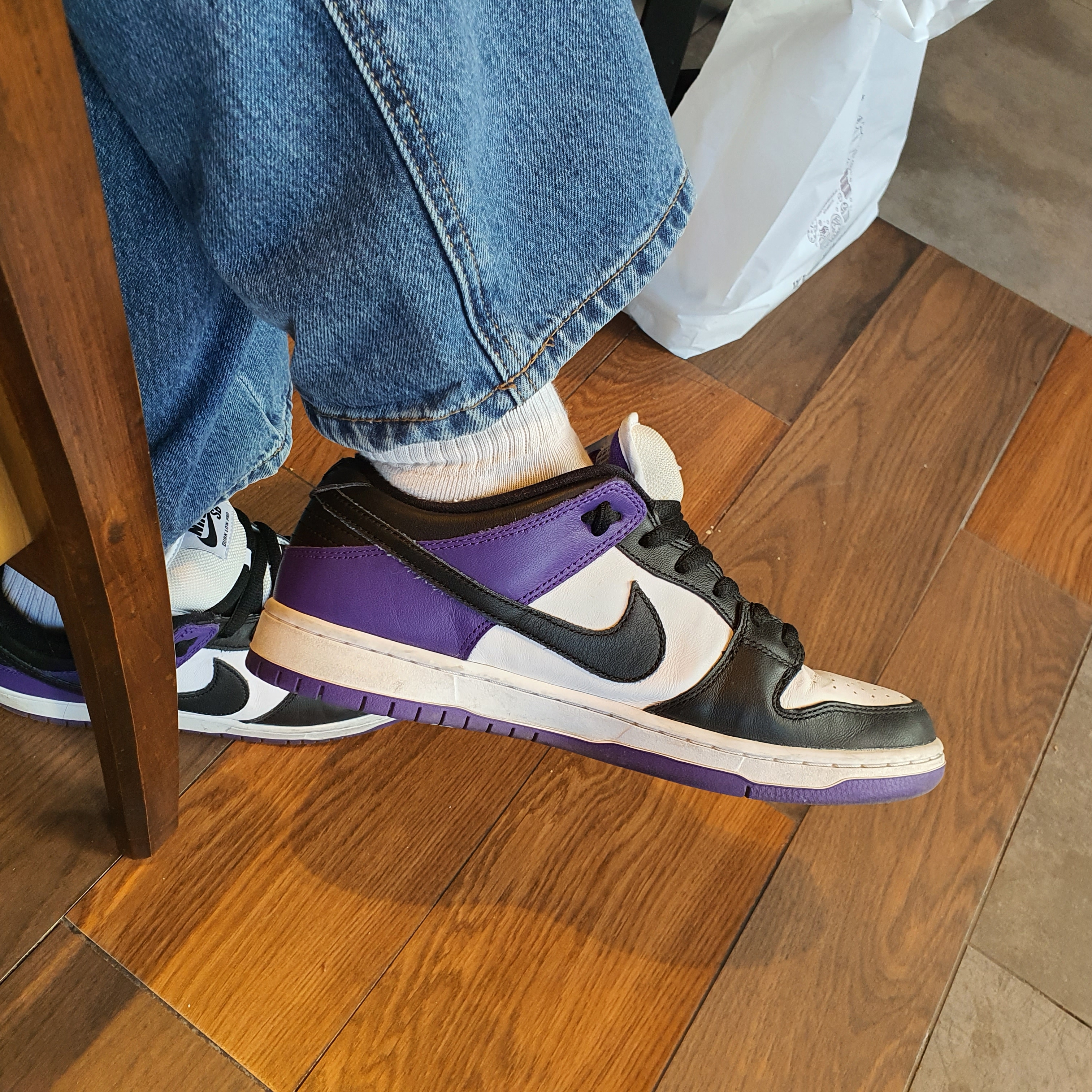 Nike SB Dunk Low Pro Court Purple 착용 스타일 - 3