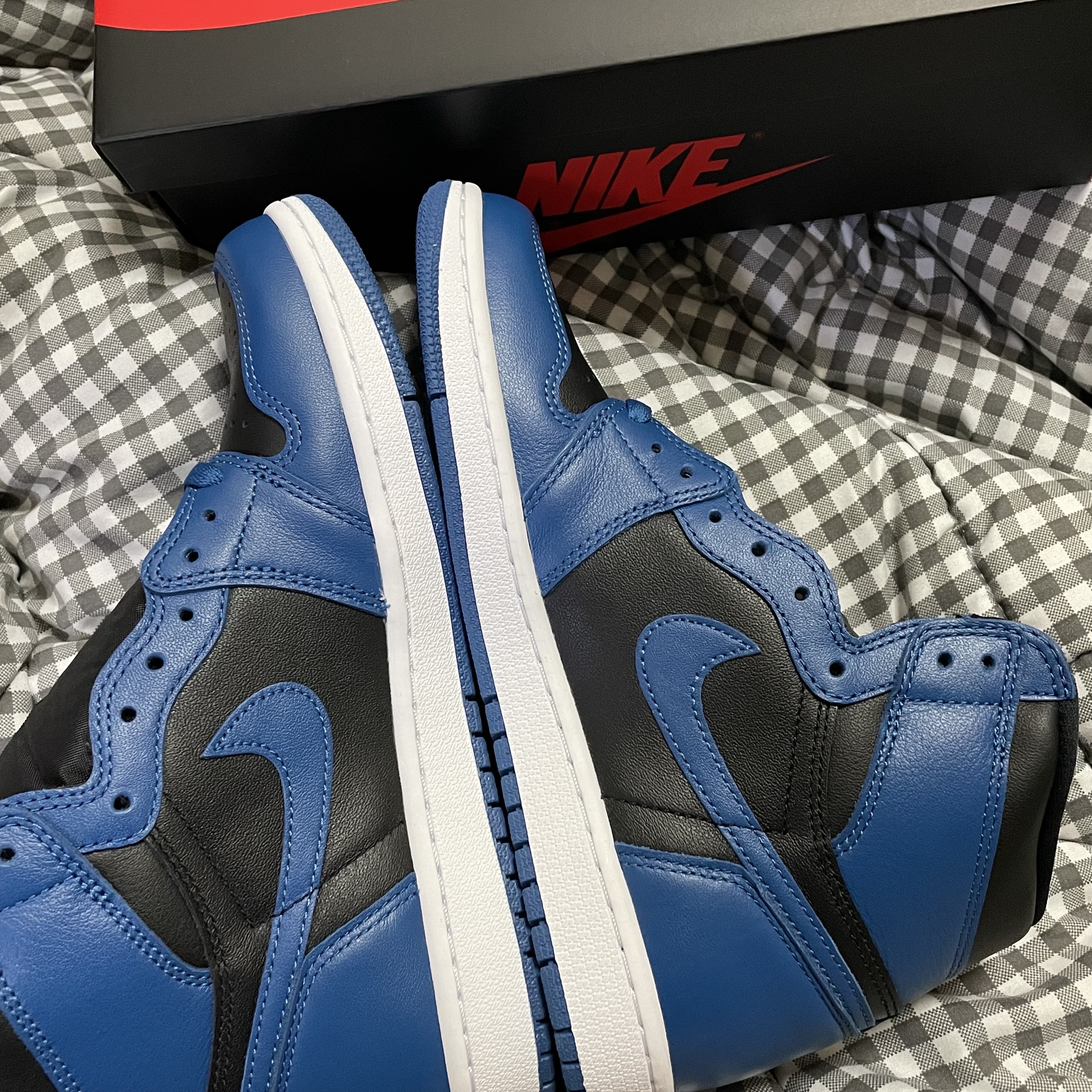 Jordan 1 Retro High OG Dark Marina Blue 착용 스타일 - 2