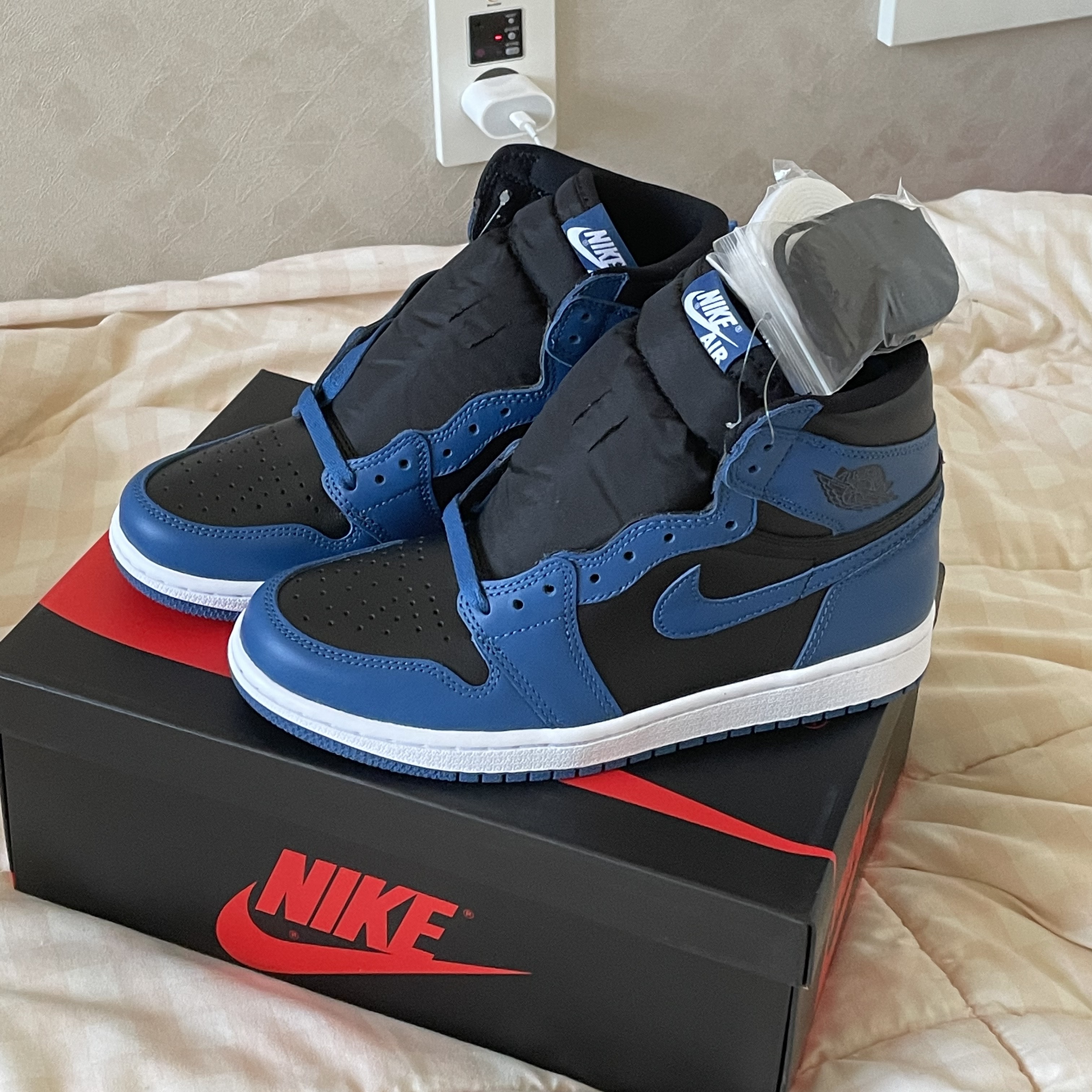 Jordan 1 Retro High OG Dark Marina Blue 착용 스타일