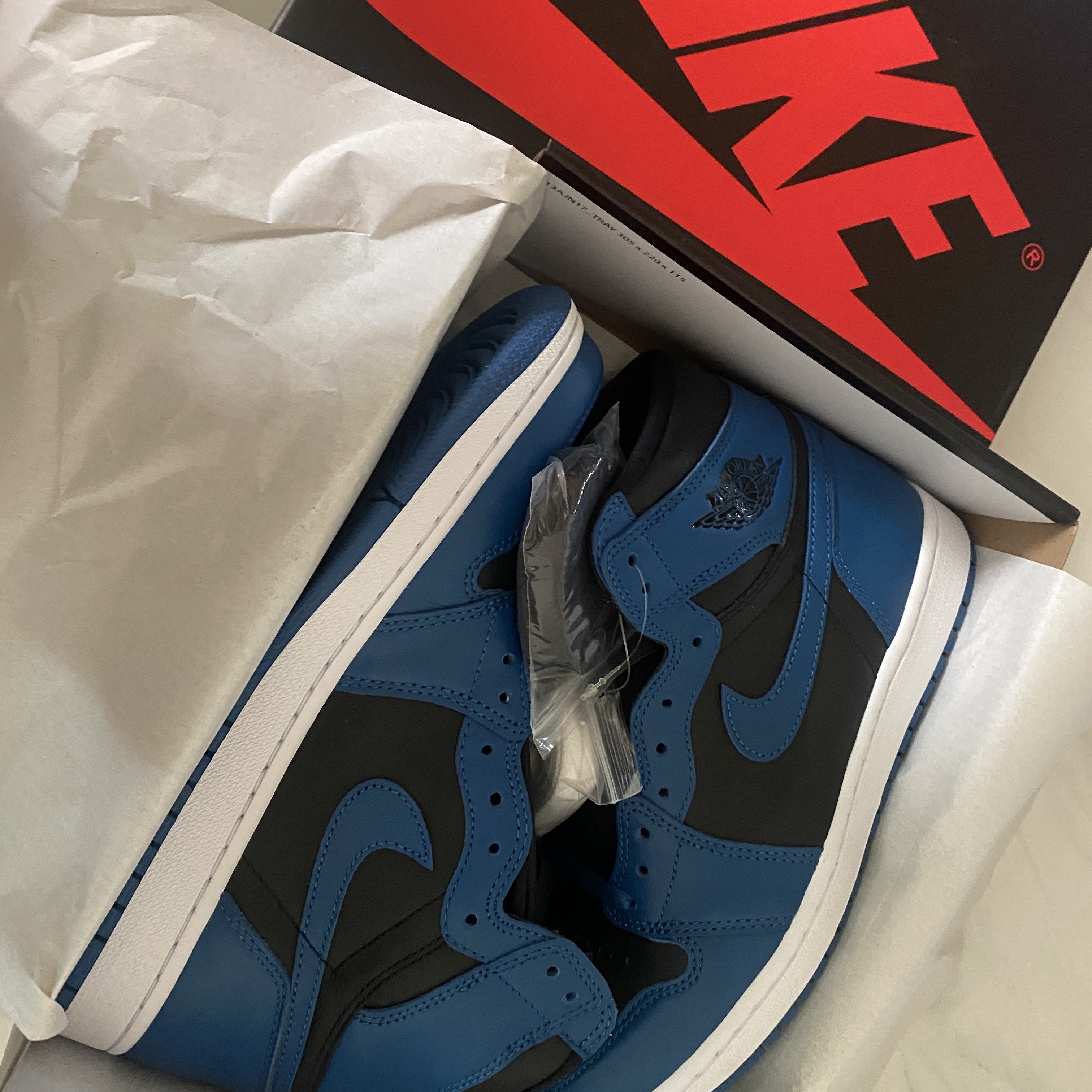 Jordan 1 Retro High OG Dark Marina Blue 착용 스타일