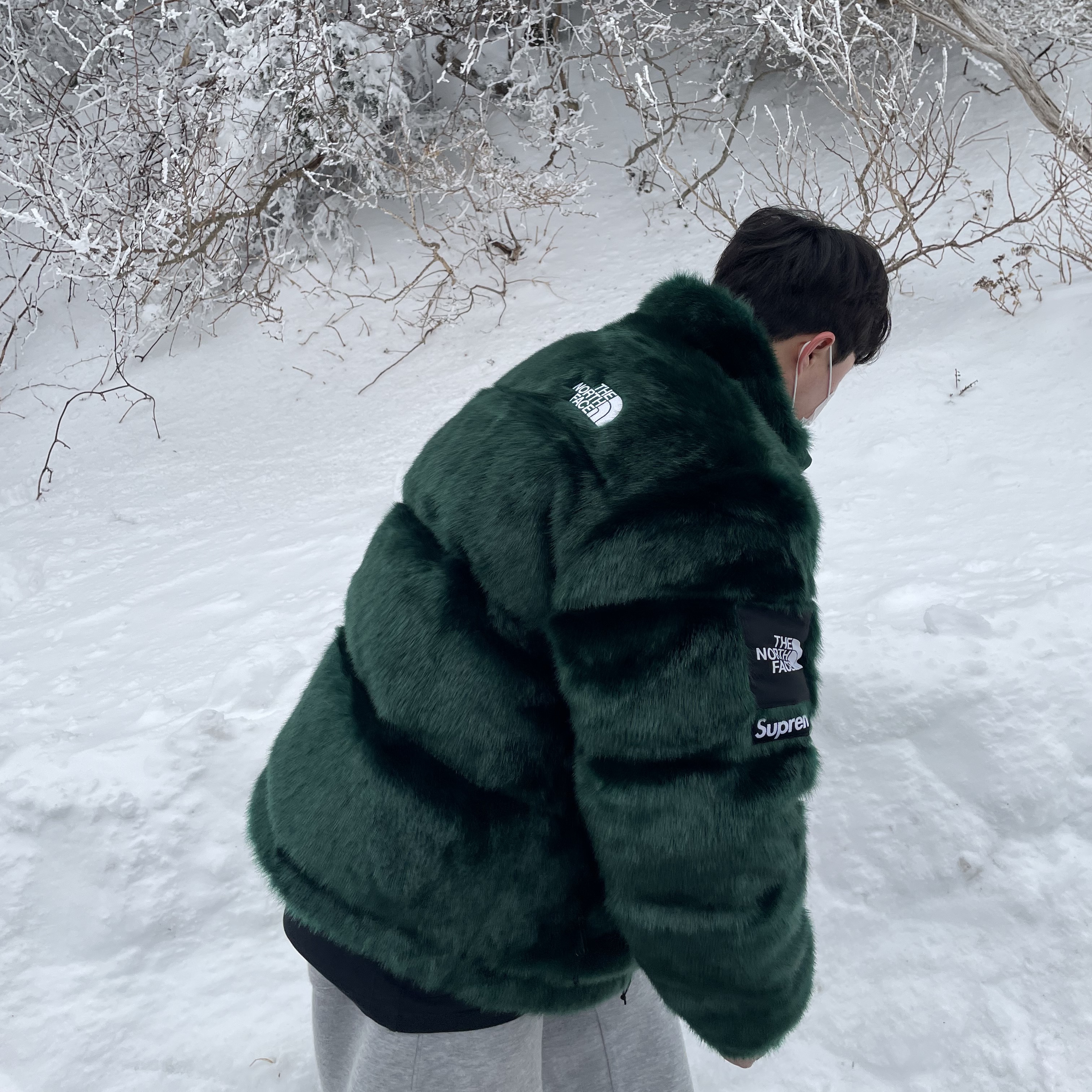 Supreme x The North Face Faux Fur Nuptse Jacket Green - 20FW, Asics x Rokh Gel-Kayano 5 360 White Black 착용 스타일 - 2