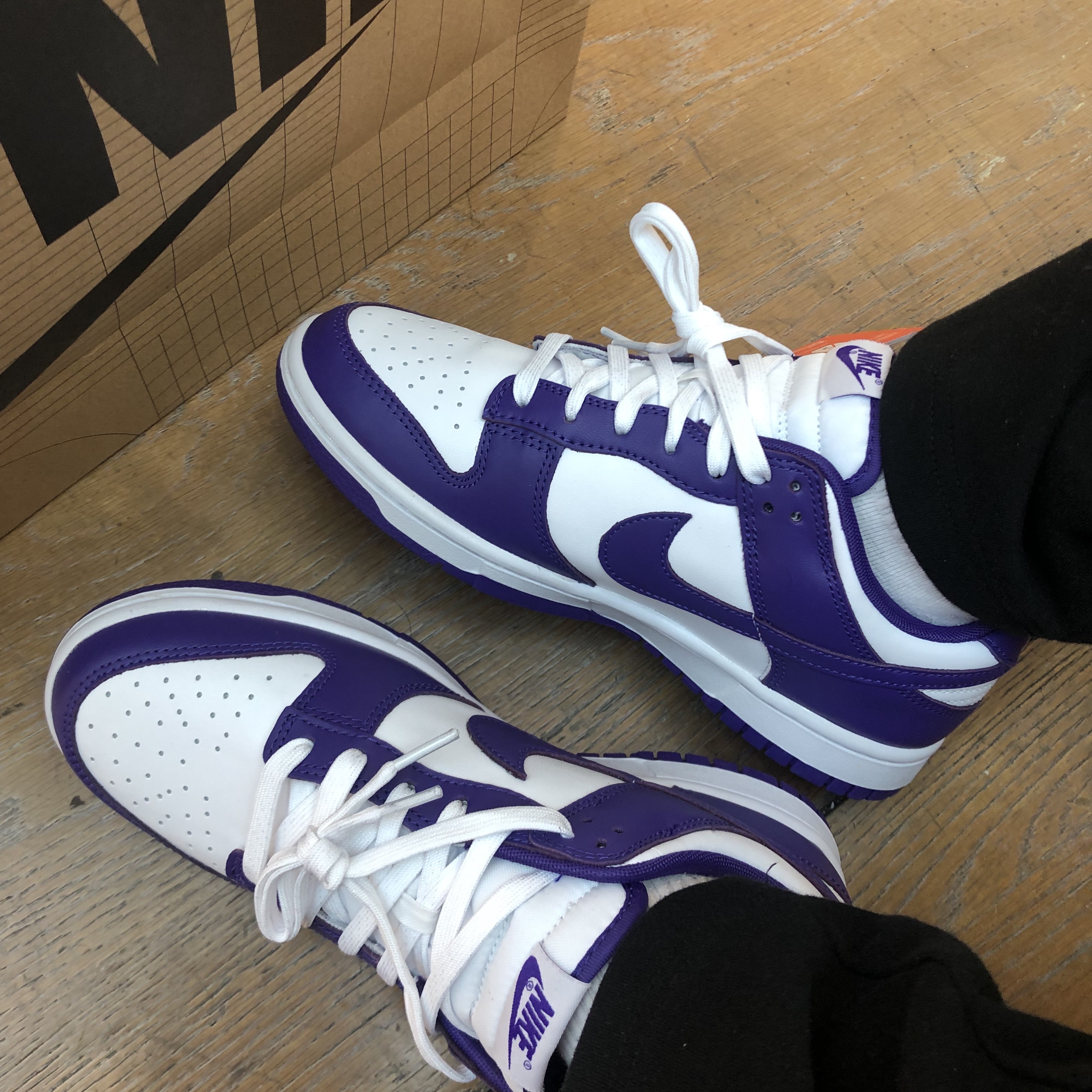 Nike Dunk Low Retro Championship Court Purple 착용 스타일 - 1