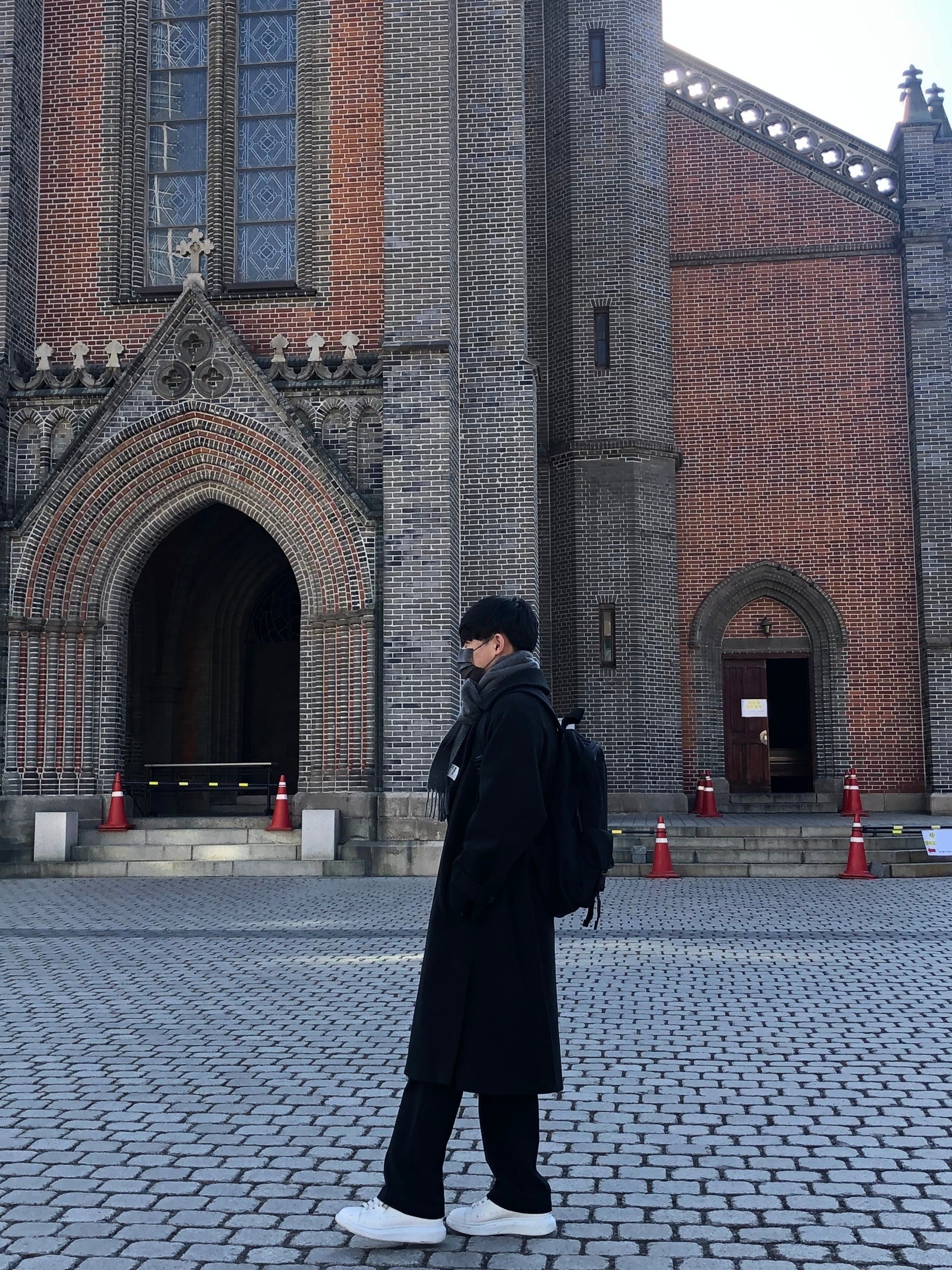 Alexander McQueen Oversized Sneakers White Grey, Acne Studios Canada Narrow New Wool Muffler Grey Melange 착용 스타일 - 1