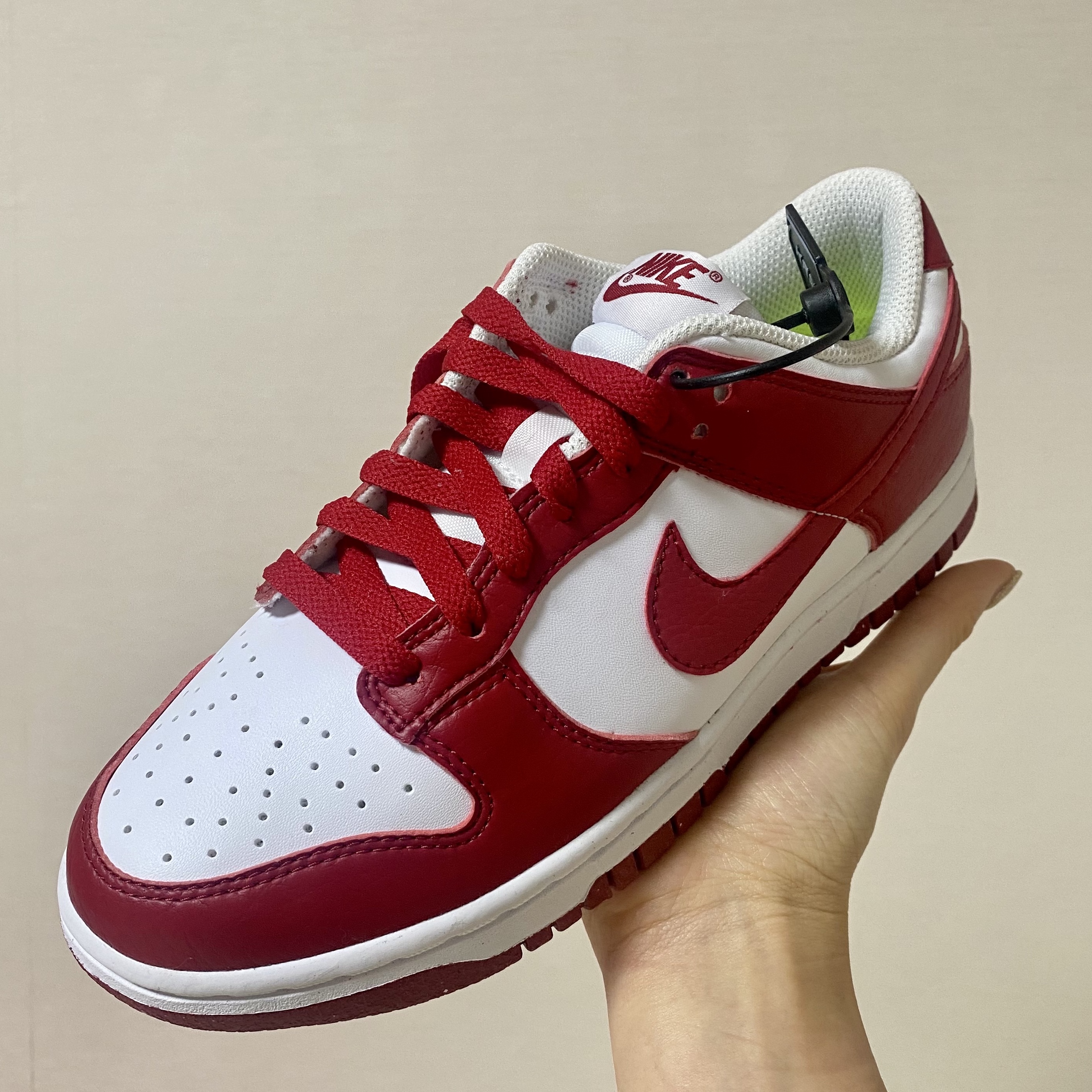 (W) Nike Dunk Low Next Nature Gym Red 착용 스타일 - 2