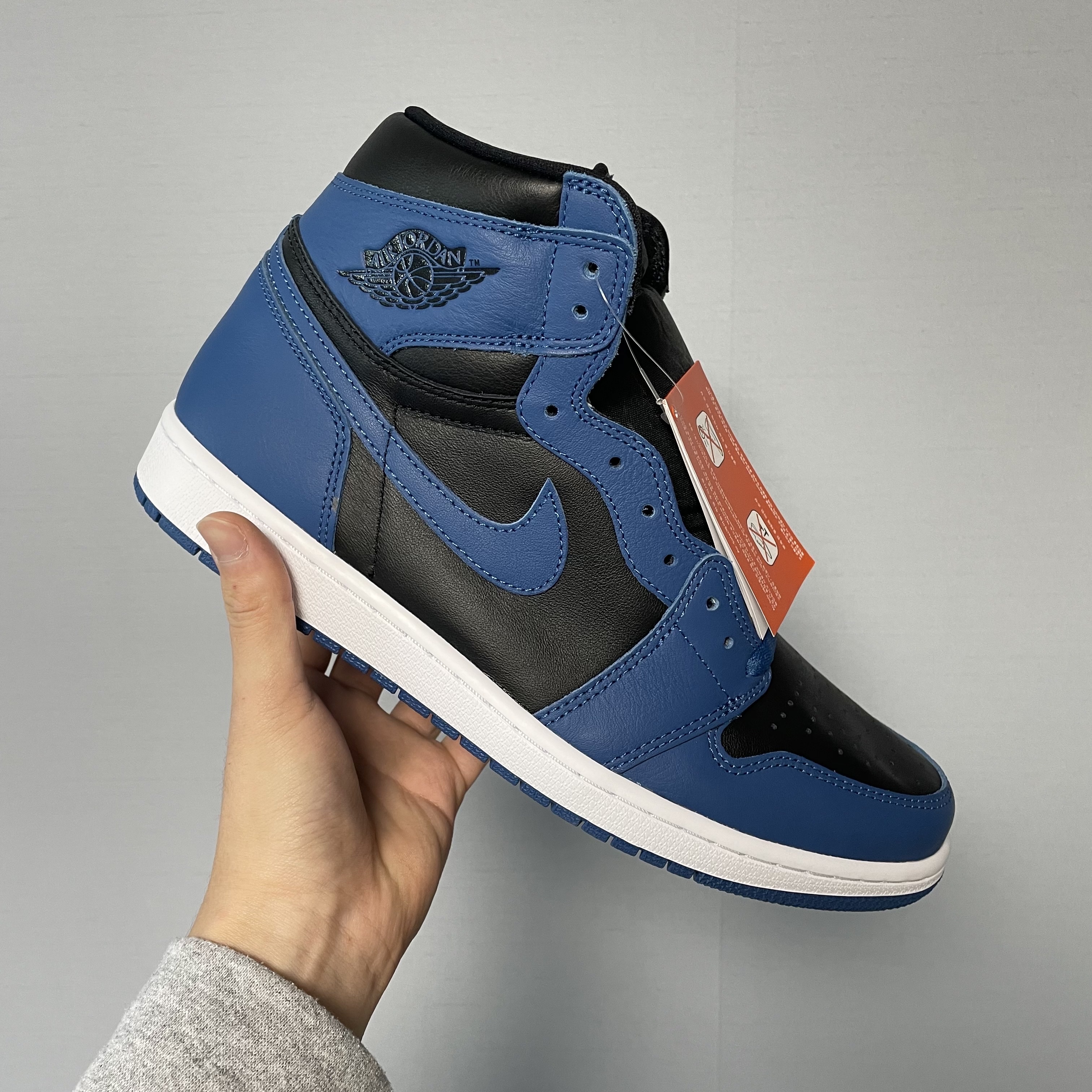 Jordan 1 Retro High OG Dark Marina Blue 착용 스타일 - 3