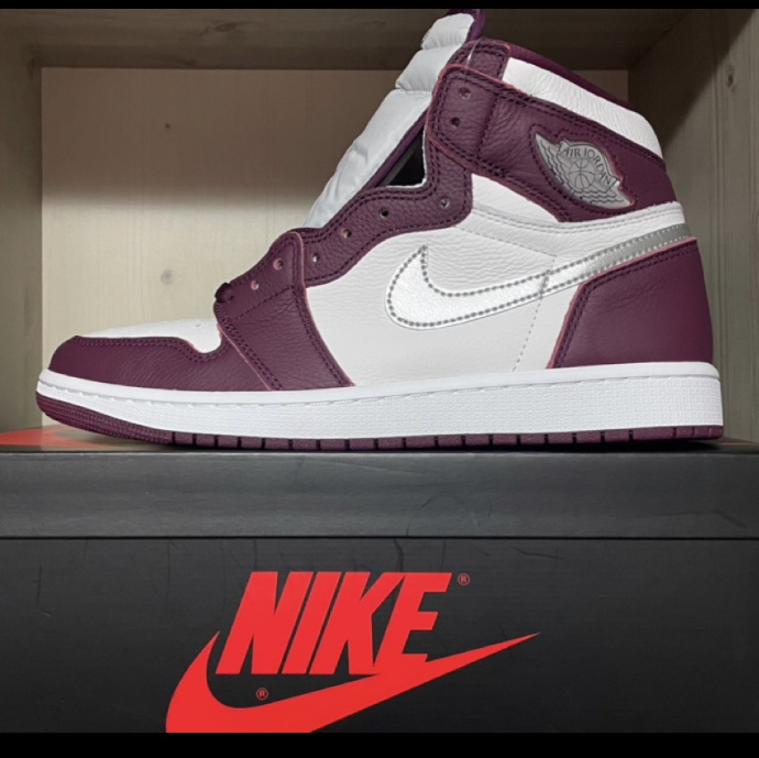 Jordan 1 Retro High OG Bordeaux 착용 스타일
