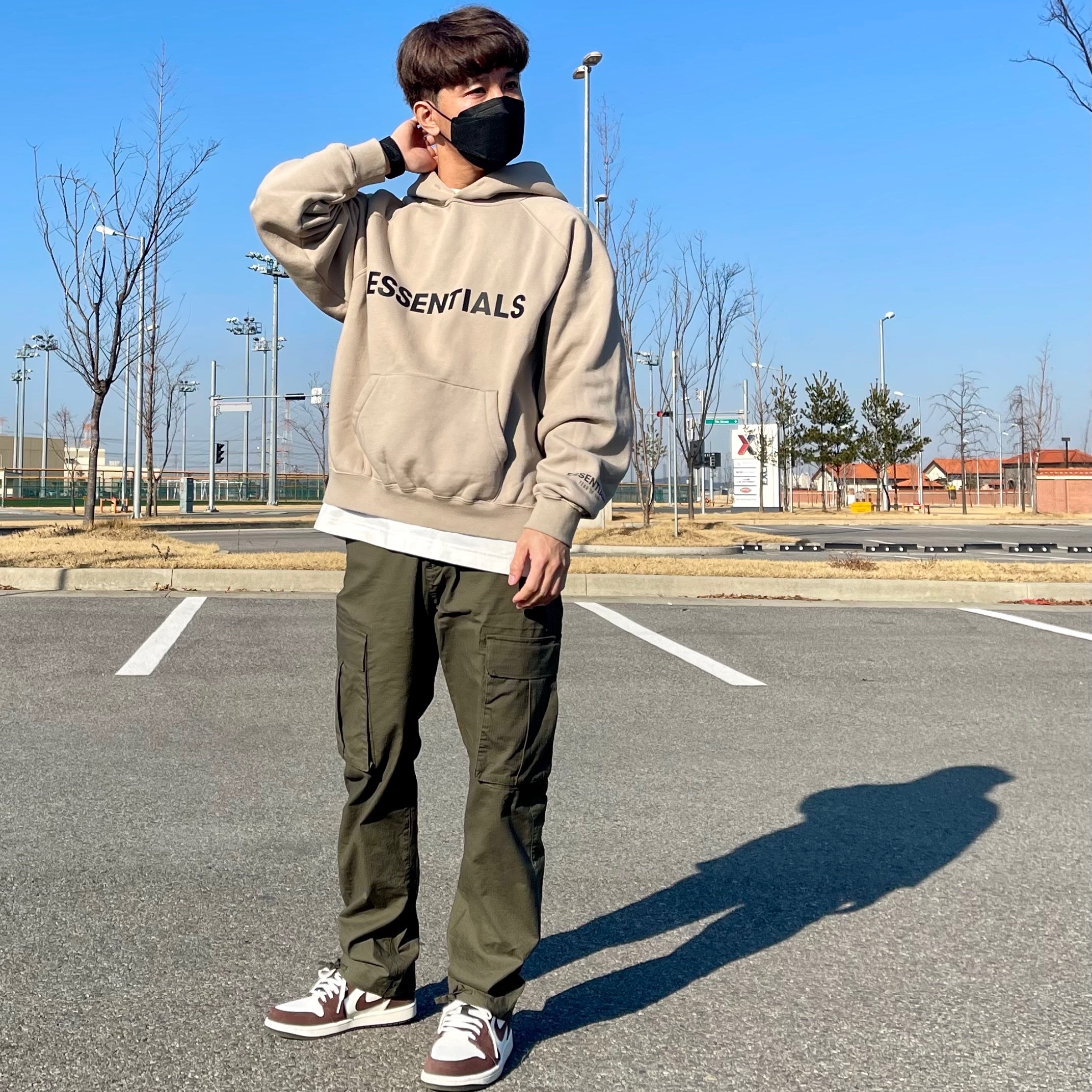 Essentials 3D Silicon Applique Pullover Hoodie Olive/Khaki - 20FW, Jordan 1 Low SE Chocolate Bliss 착용 스타일