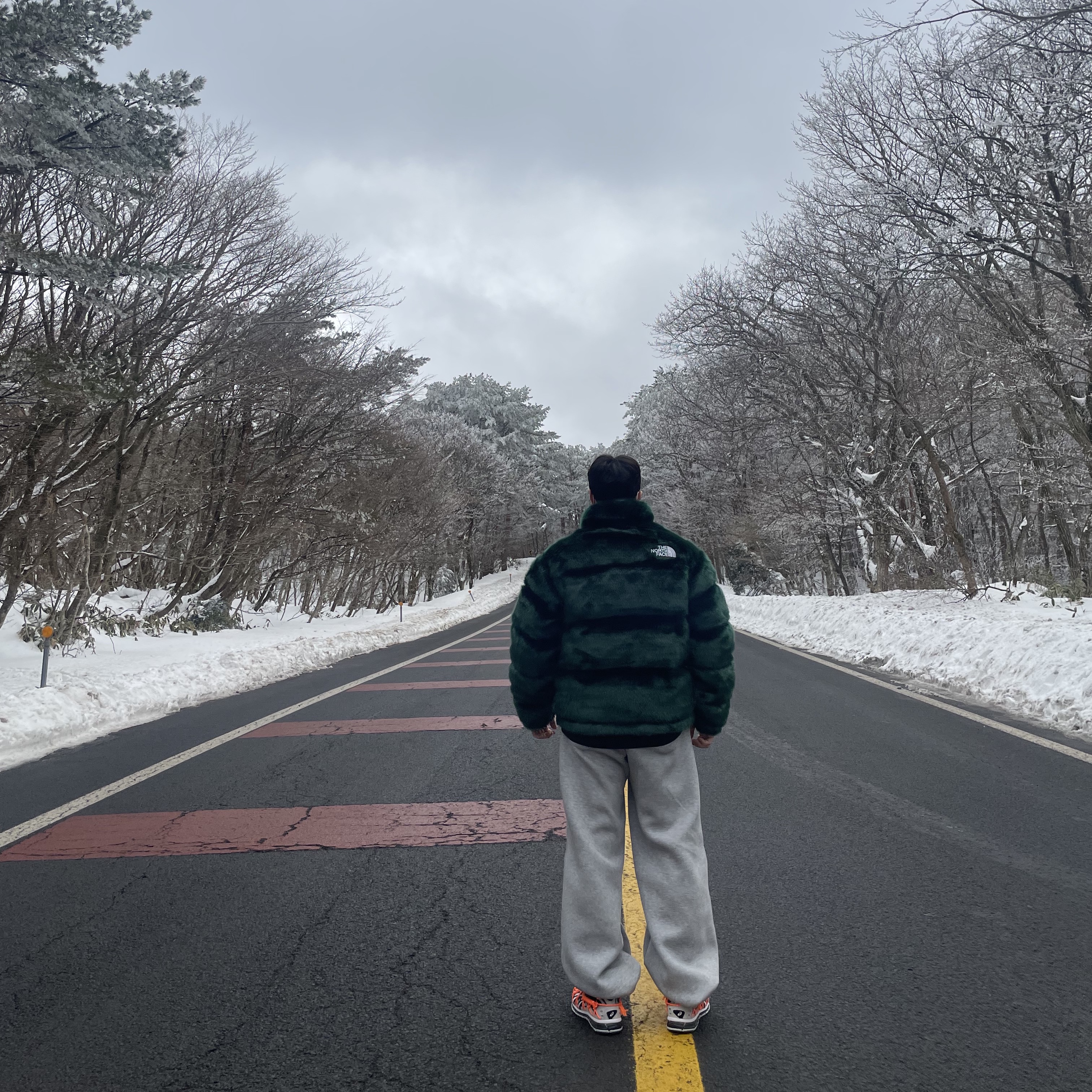 Supreme x The North Face Faux Fur Nuptse Jacket Green - 20FW, Asics x Rokh Gel-Kayano 5 360 White Black 착용 스타일 - 4