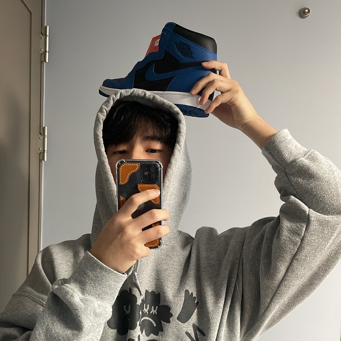 Jordan 1 Retro High OG Dark Marina Blue 착용 스타일 - 1