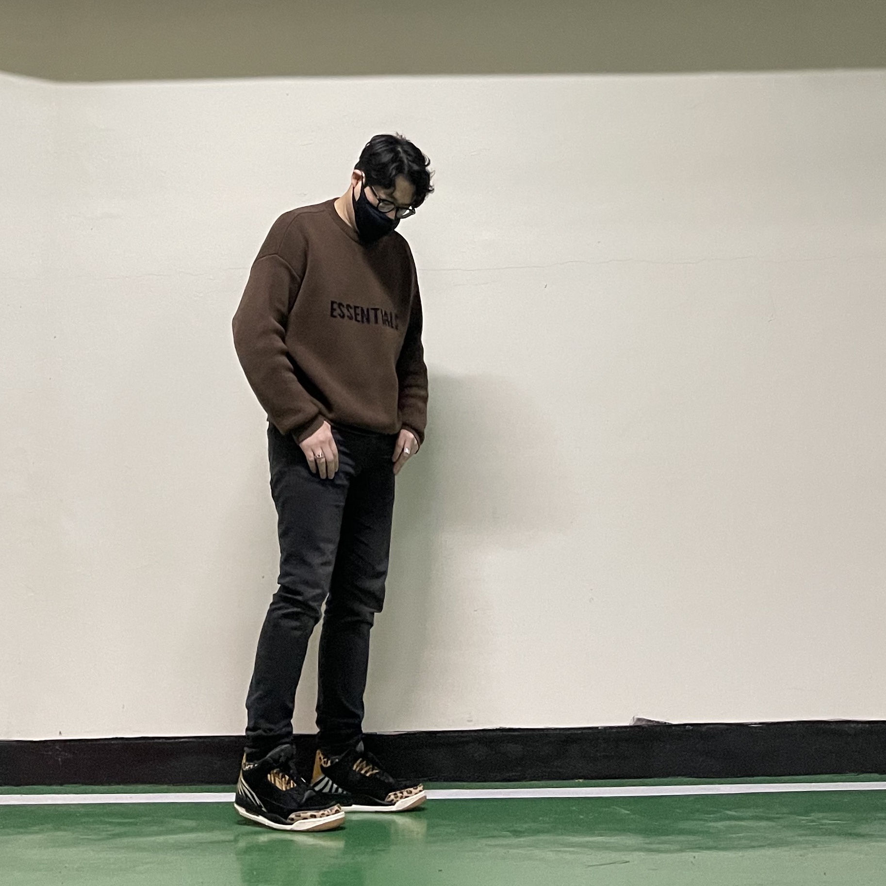 Jordan 3 Retro SE Animal Instinct, Essentials Knit Sweater Brown/Rain Drum - Ssense Exclusive 착용 스타일