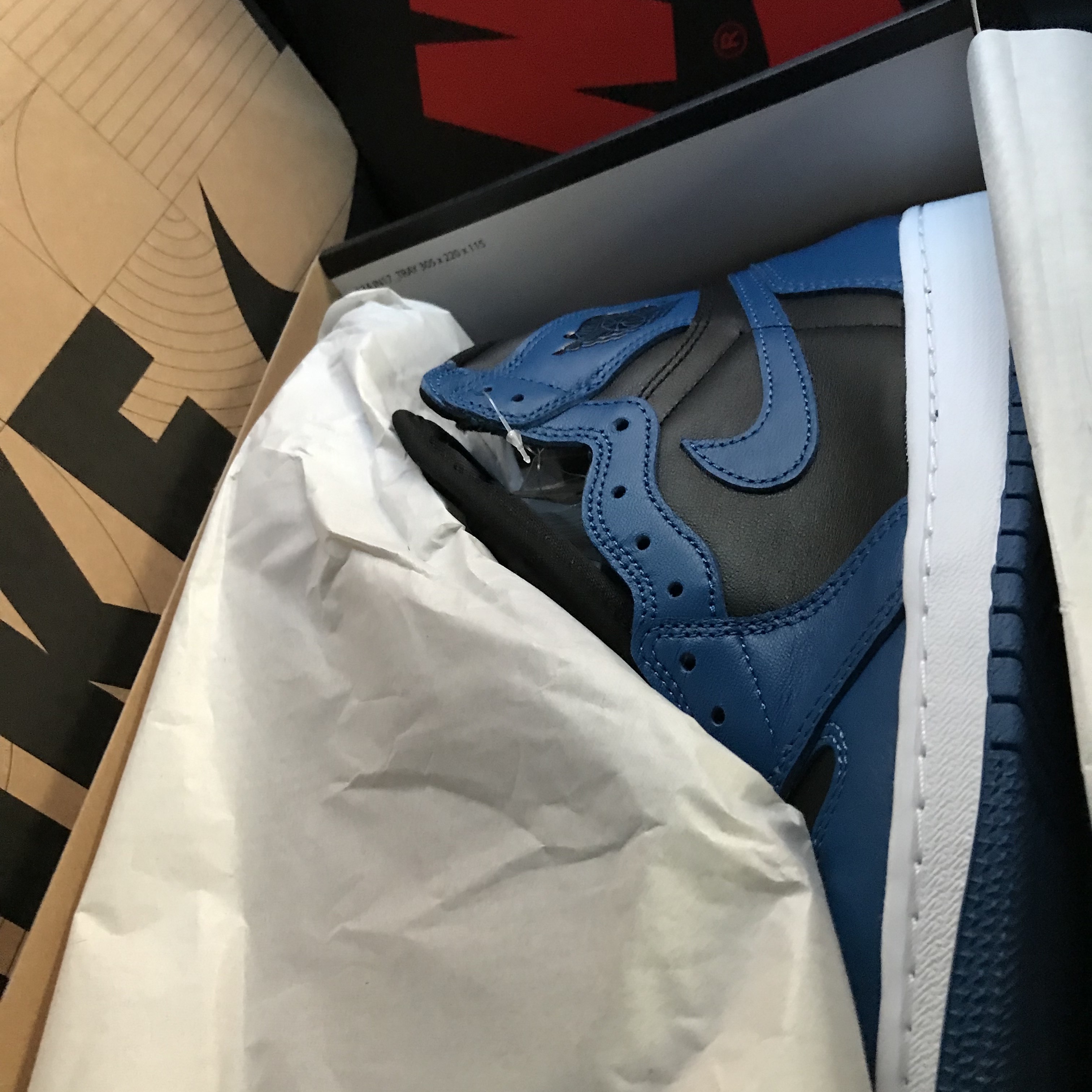 Jordan 1 Retro High OG Dark Marina Blue 착용 스타일 - 1